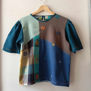 CLASSIC V1: CUT –OUT OF ROCKRIDGE BAHAY KUBO / GREY FLOWERS / AMELIA / MOROCCAN BLUE BAHAY KUBO W/ LYONS BLUE LINEN SLEEVES*