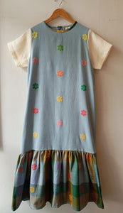 BESTIDA COLLECTION: LIGHT DENIM BLUE FLOWERS W/ CREAM LINEN SLEEVES / RISA SKIRT