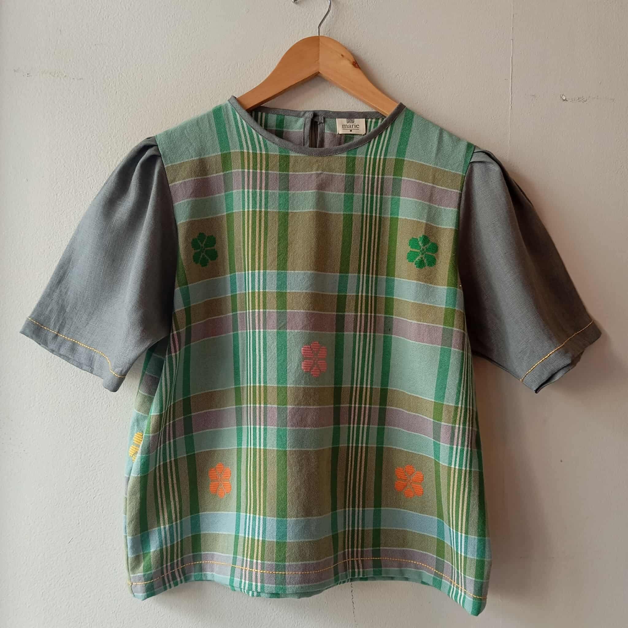 CLASSIC V1: TESSA FLOWERS W/ GREY LINEN SLEEVES