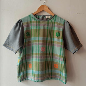 CLASSIC V1: TESSA FLOWERS W/ GREY LINEN SLEEVES