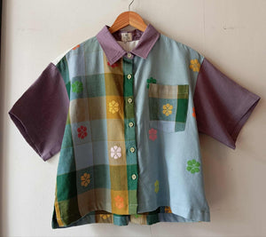 MAKULAY: MIX RISA / LIGHT DENIM BLUE FLOWERS W/ POCKET / SEAFOG LINEN SLEEVES & COLLAR