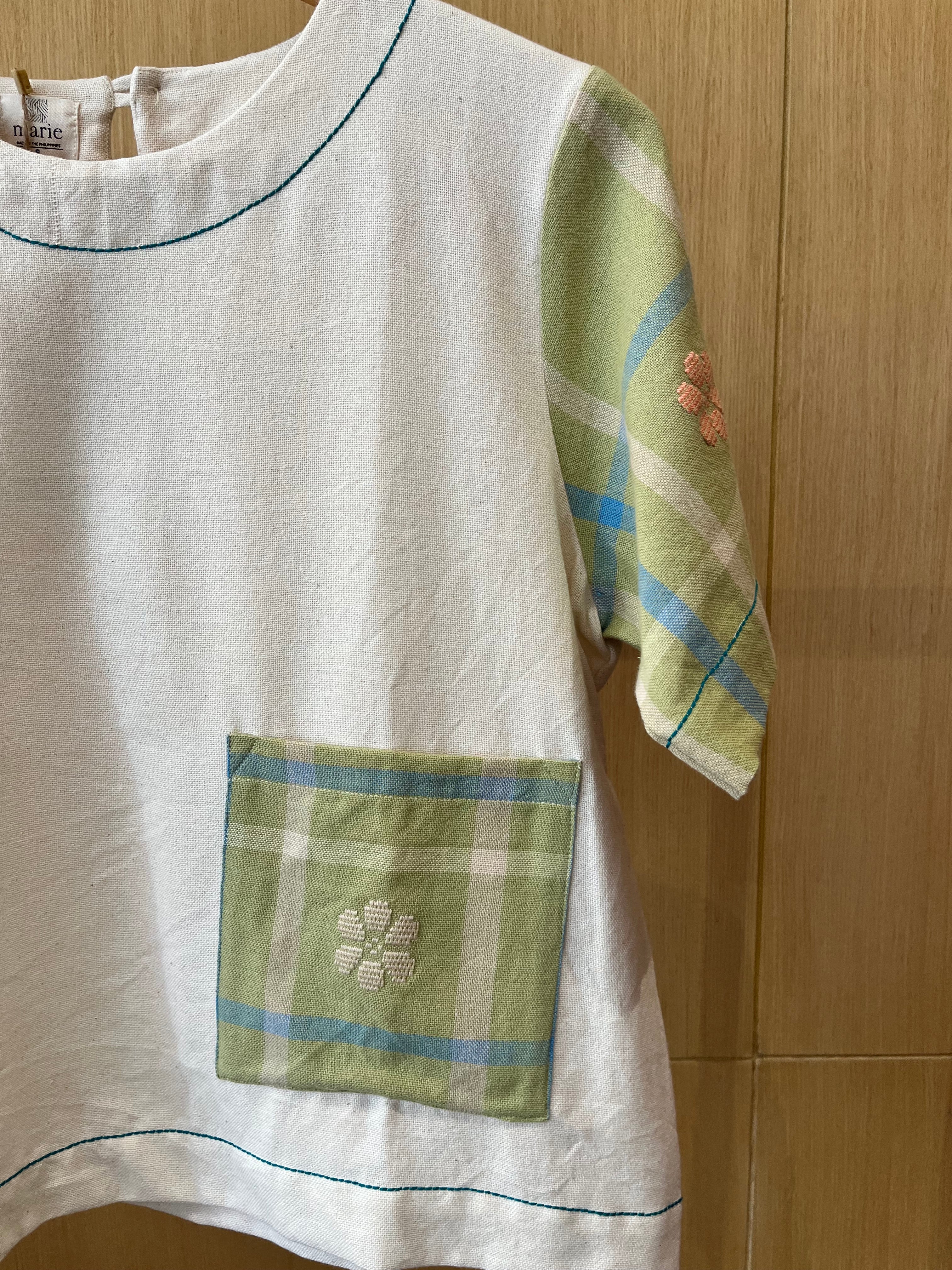 CLASSIC V2: White plain with pocket w/ serina flowers sleeves