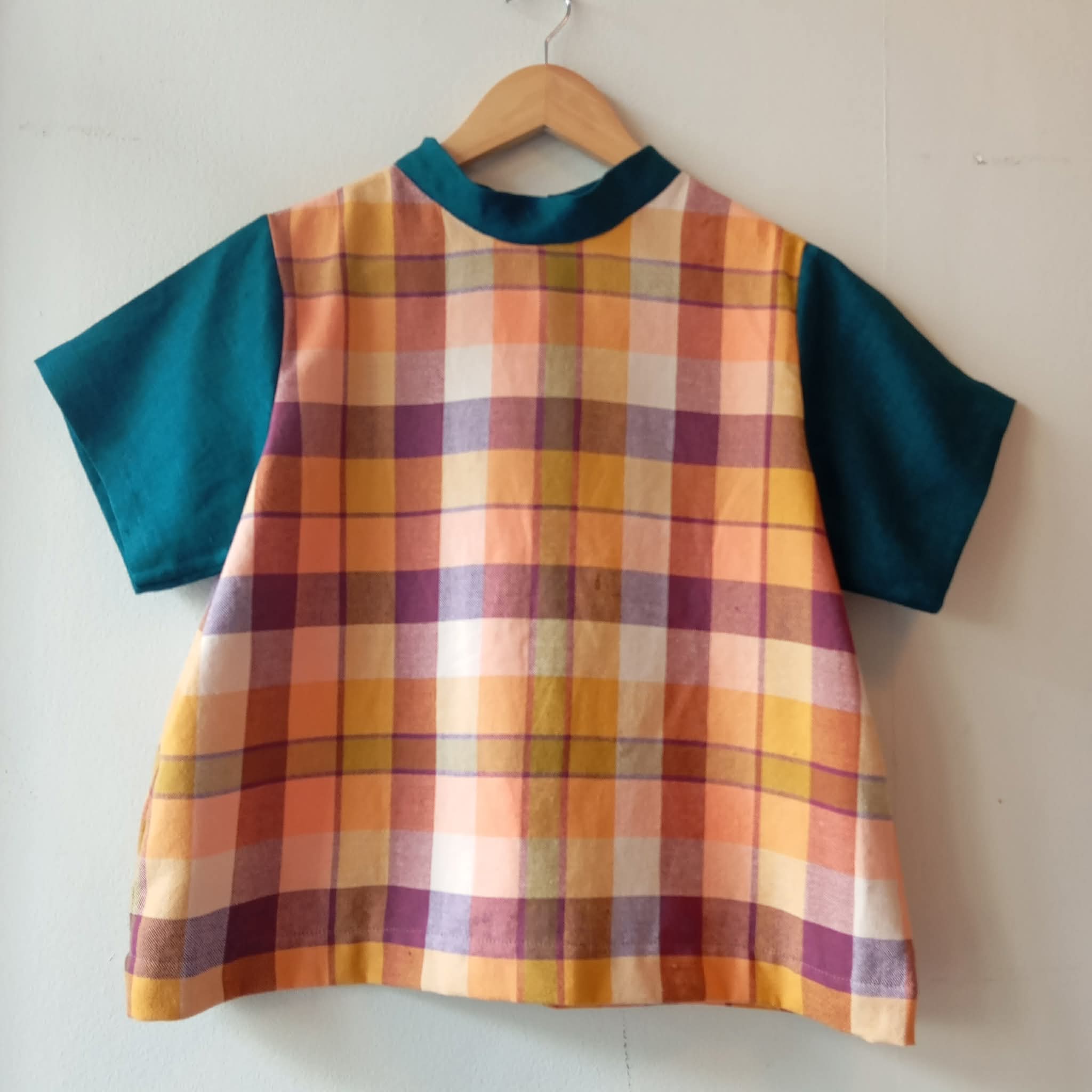 PAMANA V1: NINA W/ LYONS BLUE LINEN SLEEVES & COLLAR