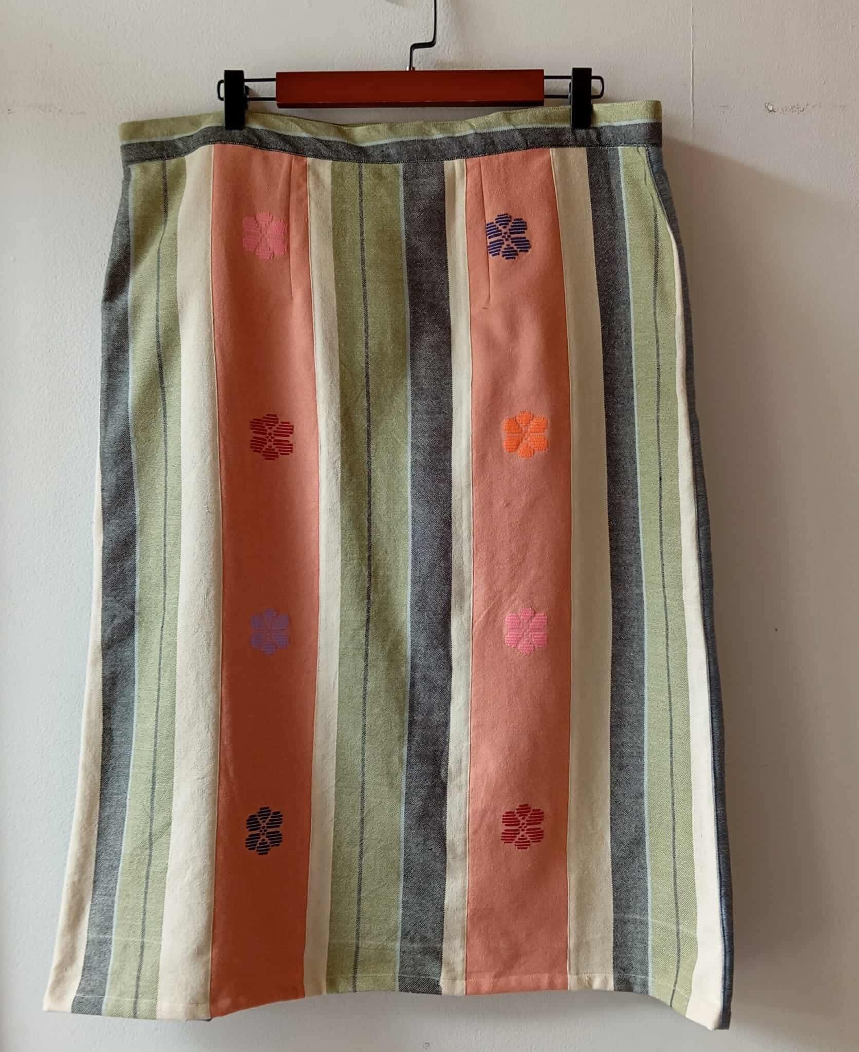 SKIRT MIDI: AMARA W/ PHEASANT FLOWERS LINING (BACK : LIGHT DENIM POLY )*