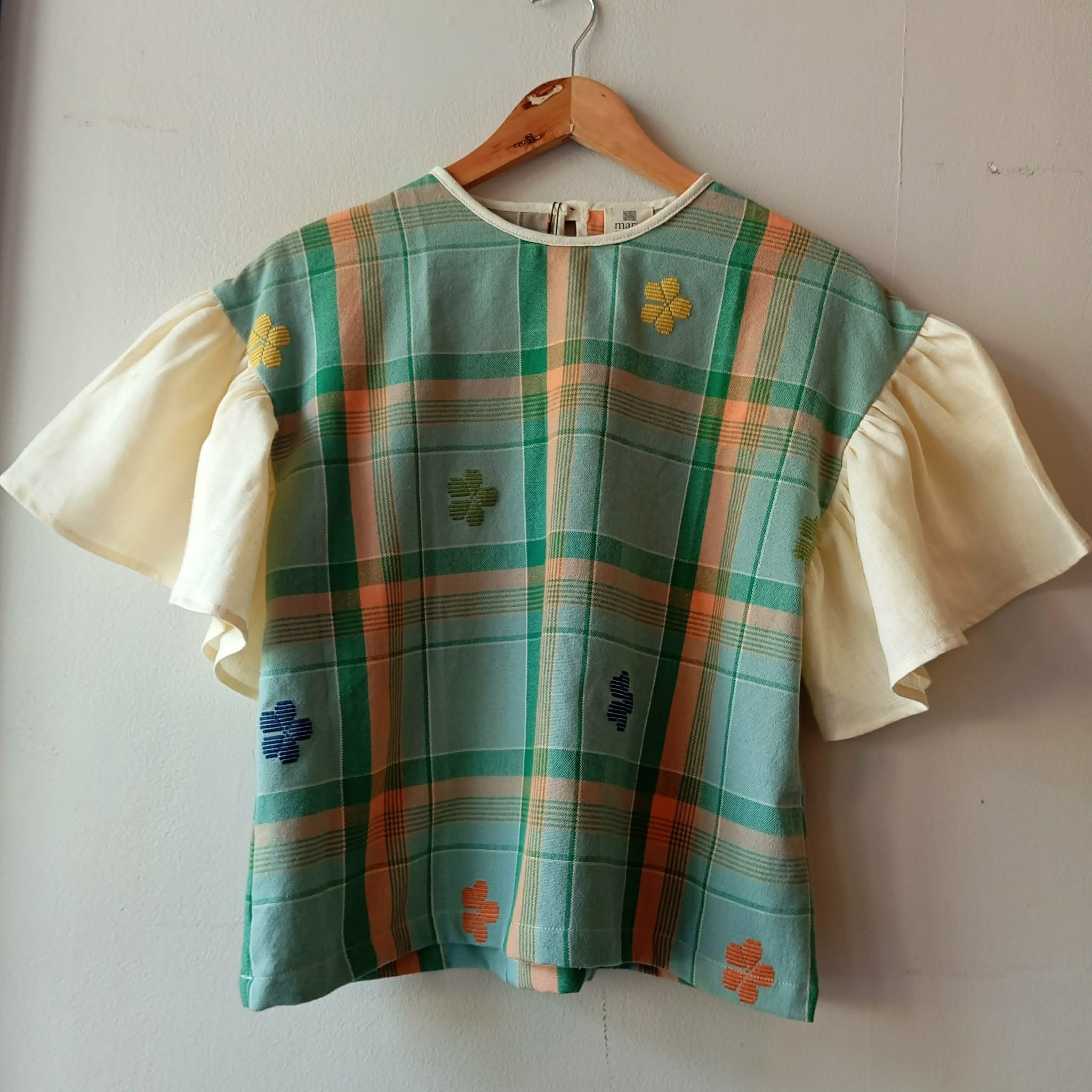 CORAZON: DIANA W/ CREAM LINEN SLEEVES