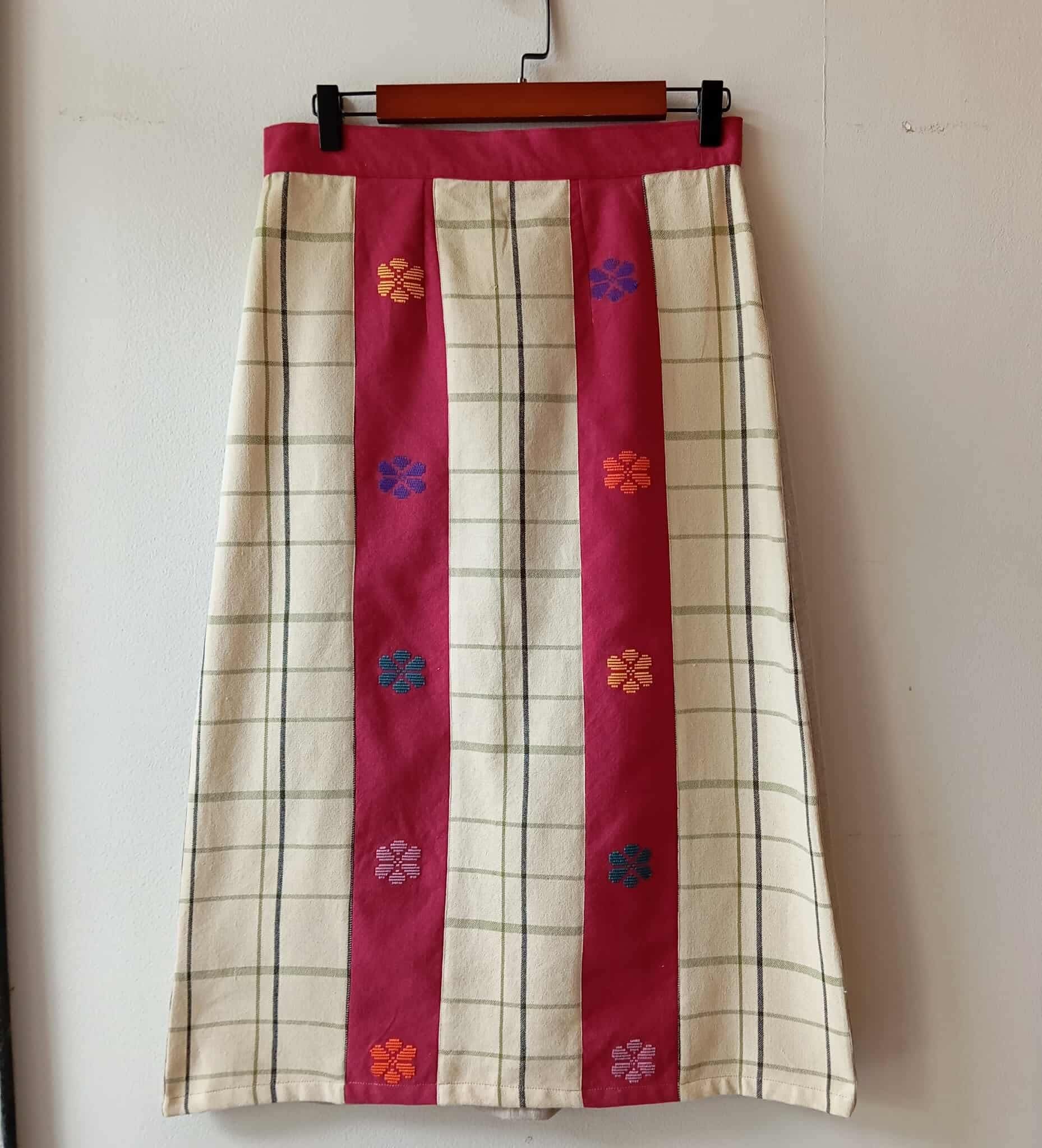 SKIRT MIDI: MIKA W/ RED BUD FLOWERS LINING / ( BACK : BEIGE LINEN)*