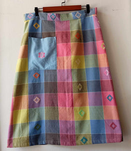 SKIRT:CLAUDIA W/ WEDGEWOOD BLUE FLOWERS POCKET ( NAVY BLUE LINEN BACK