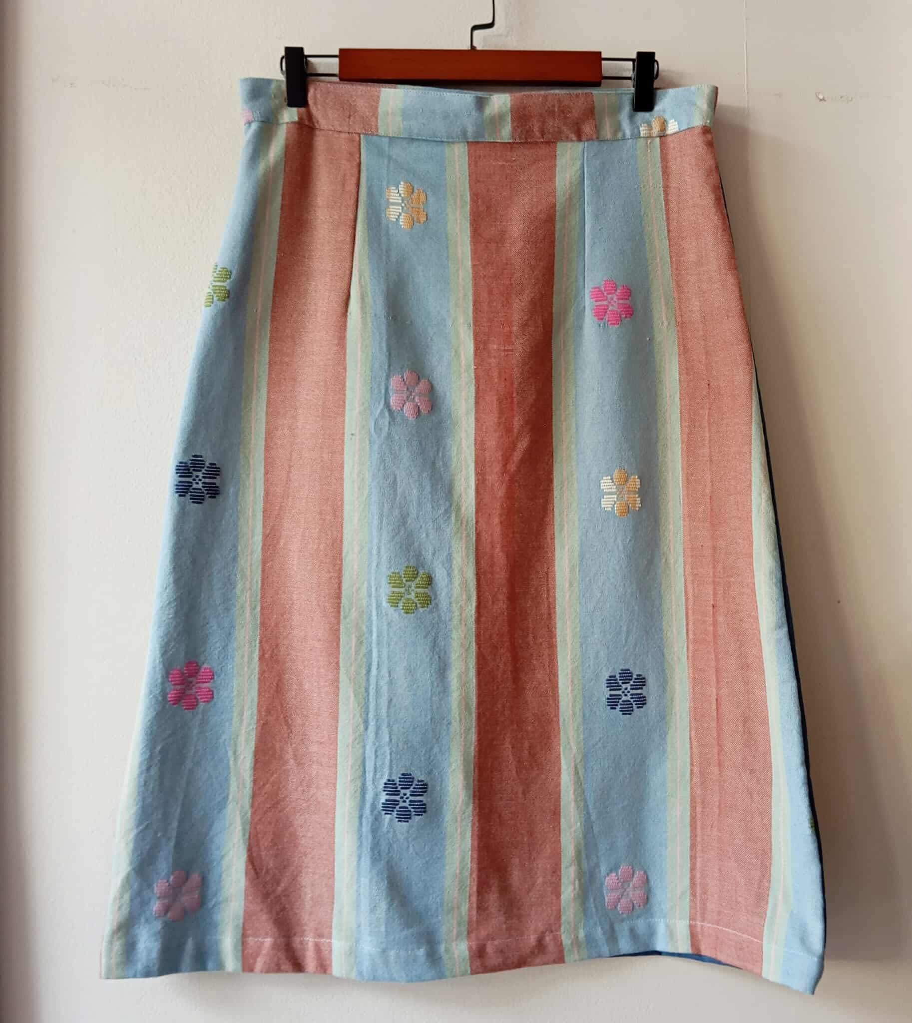 SKIRT: LUISITA W/ MIX WEDGEWOOD BLUE FLOWERS / BLUE LINEN BACK