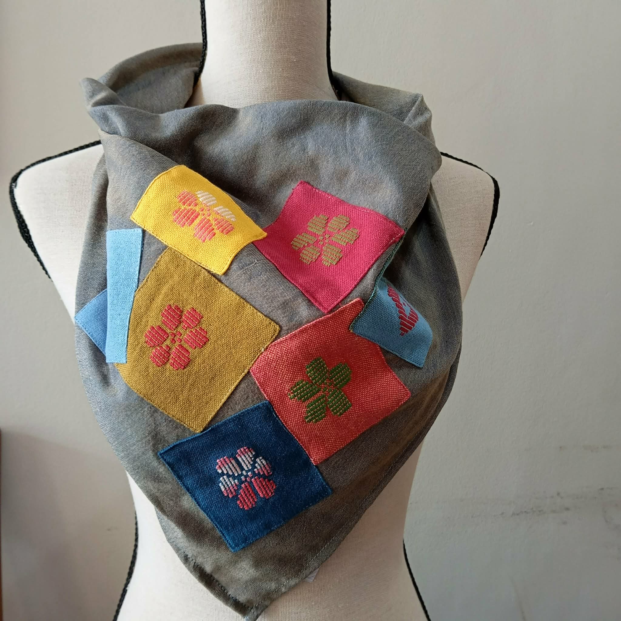 SCARF: GRAY POLY W/ PATCHES