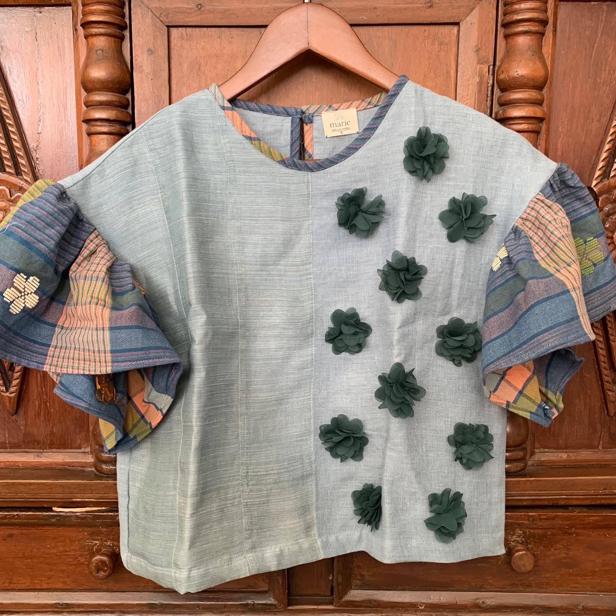 CORAZON MATAHUM:  DUSTY BLUE LINEN & Pina / JULIANA SLEEVES  W/ FLOWER ACCENT