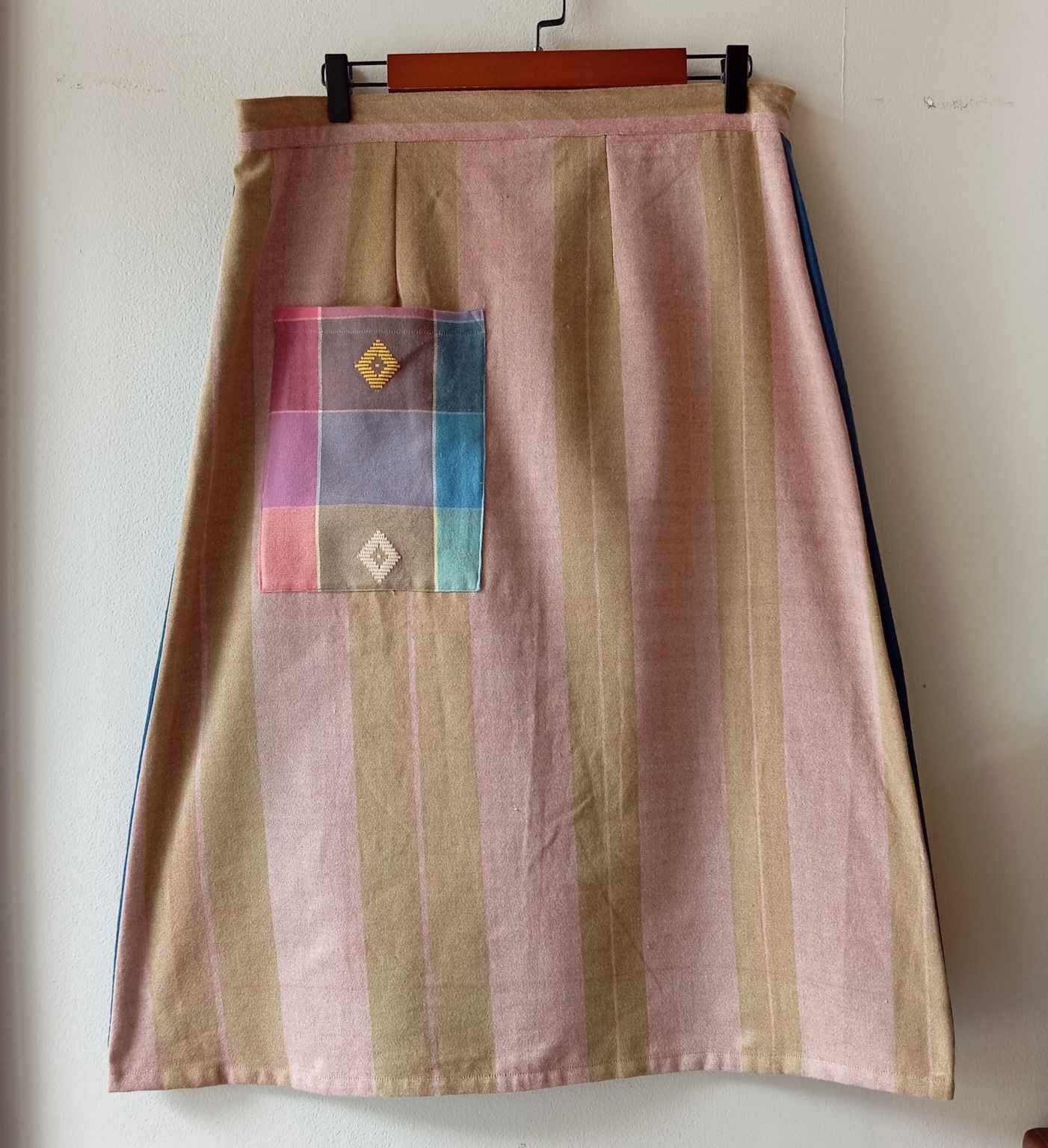 SKIRT MIDI: INOCENCIA “SALIN “ W/ CLAUDIA POCKET  ( NAVY BLUE POLY BACK )*