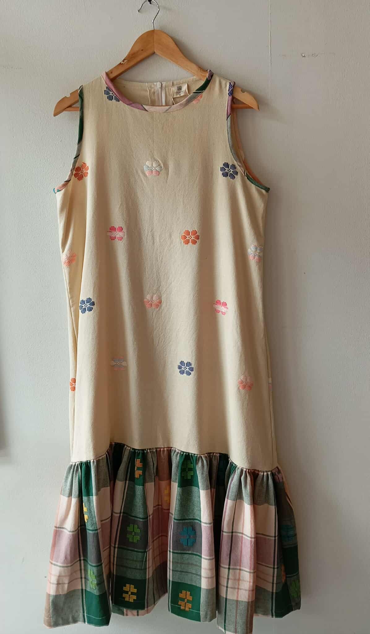 BESTIDA COLLECTION: REED YELLOW FLOWERS SLEEVELESS  W/ AMANDA SKIRT