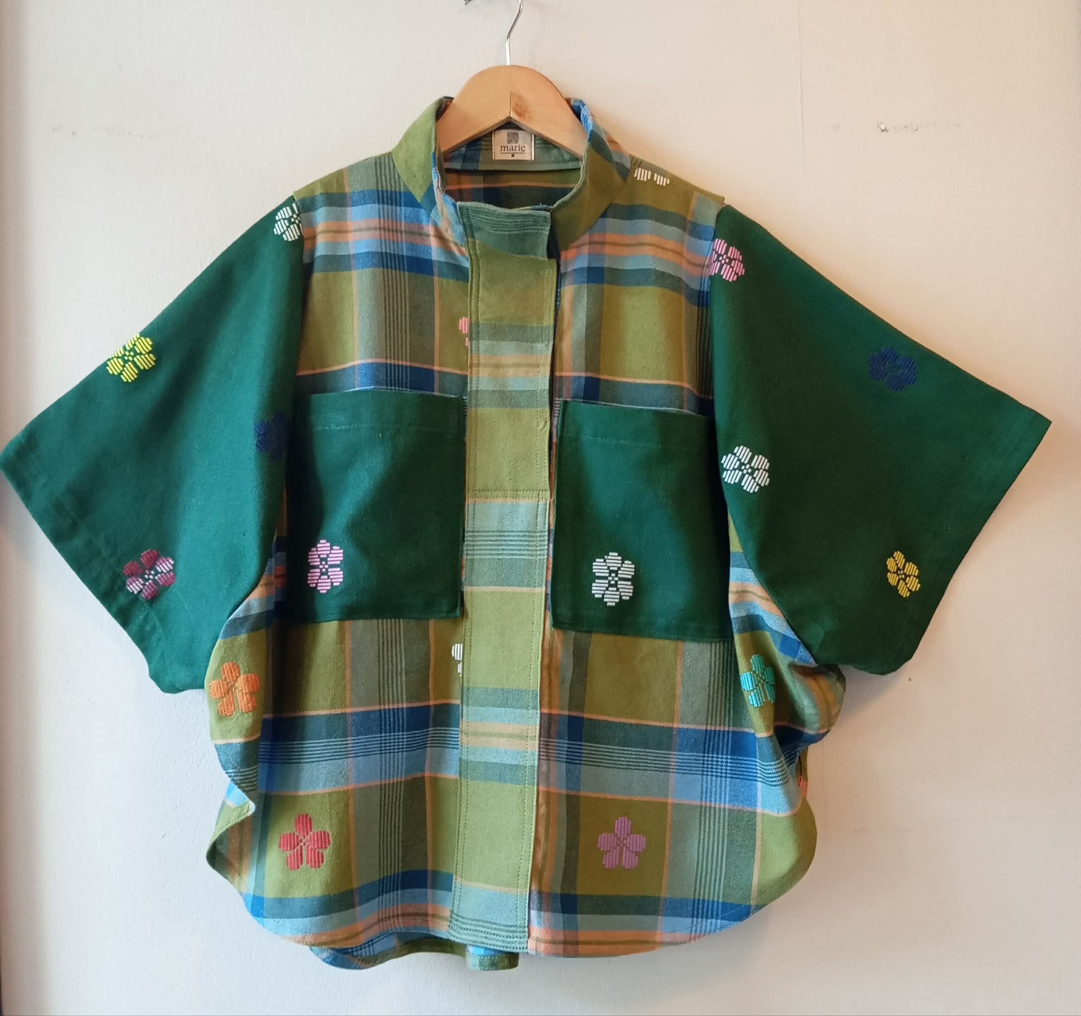 HILWAY: FLORINDA W/ DARK GREEN FLOWERS SLEEVES & POCKET