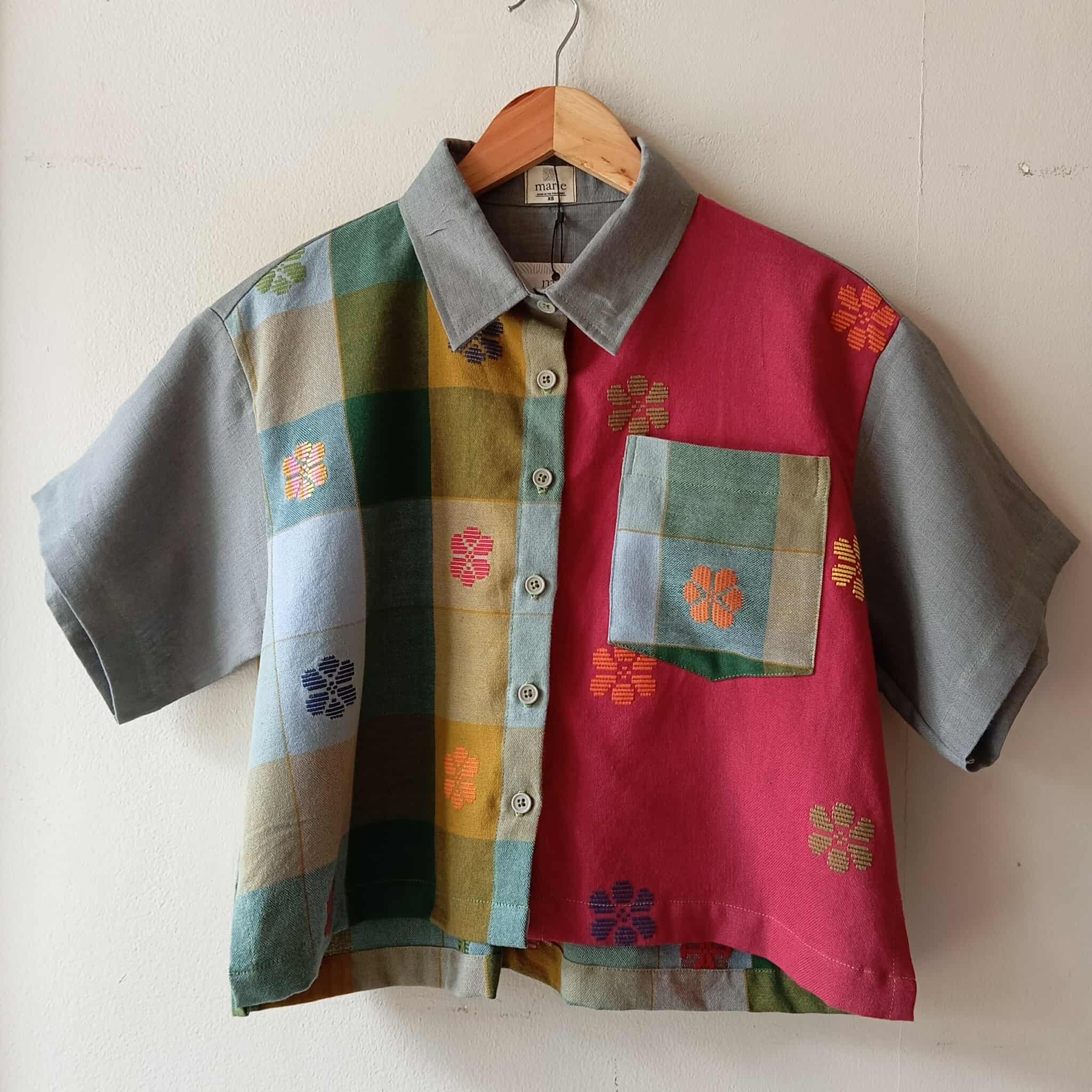 MAKULAY: MIX RISA / RED BUD FLOWERS W/ POCKET / GREY LINEN SLEEVES & COLLAR