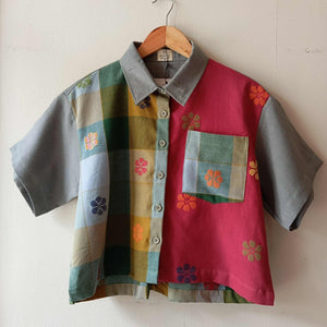 MAKULAY: MIX RISA / RED BUD FLOWERS W/ POCKET / GREY LINEN SLEEVES & COLLAR