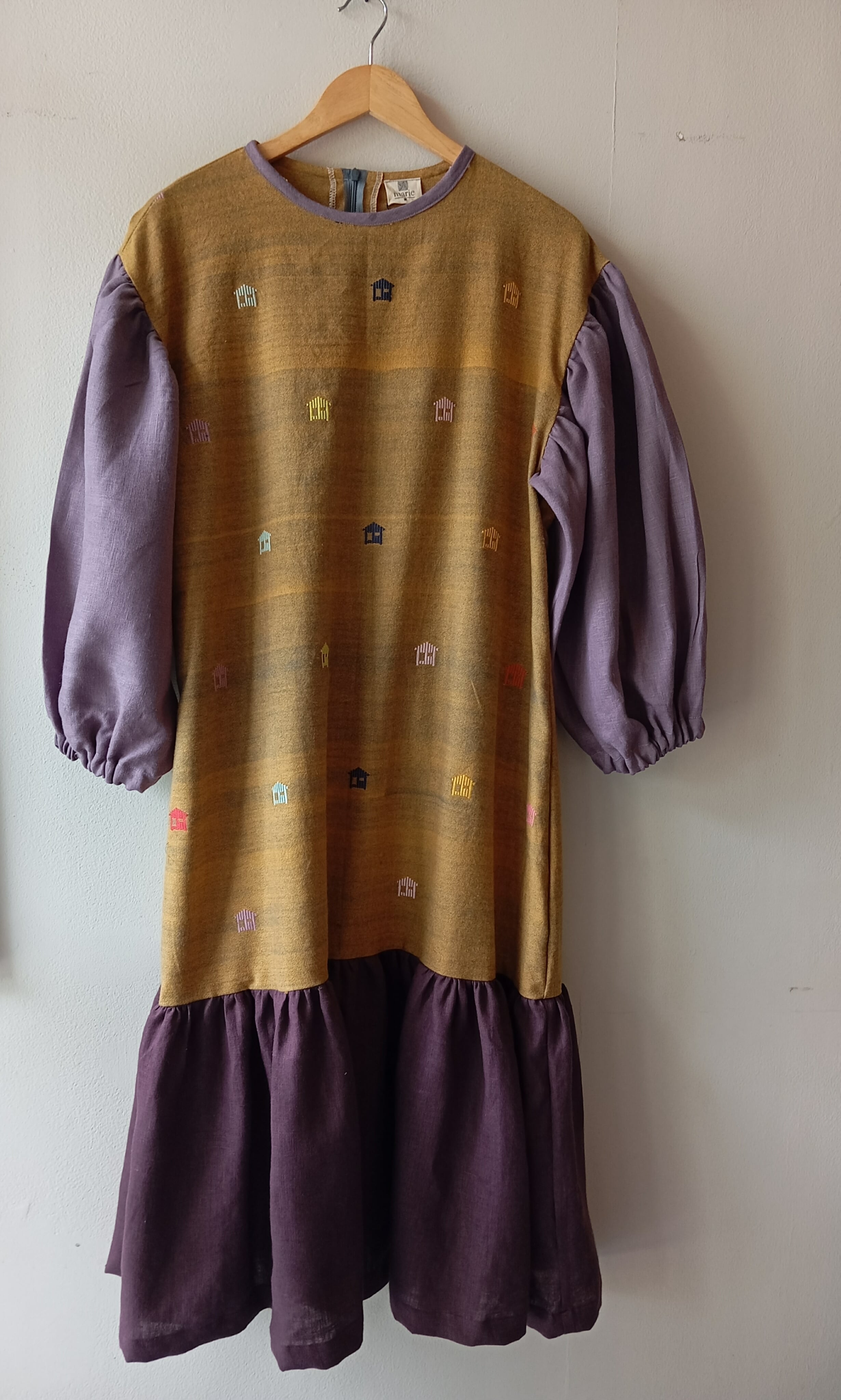 BESTIDA: MUSTARD BAHAY KUBO W/ LINEN SLEEVES