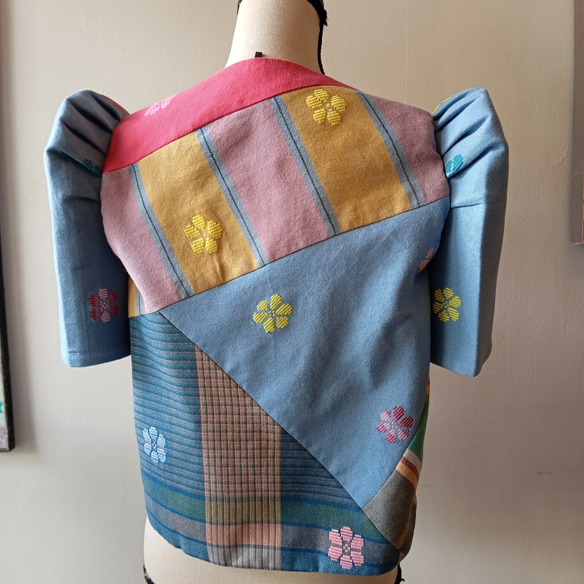 BOLERO: RETASO M47 W/ BLUE FLOWERS SLEEVES