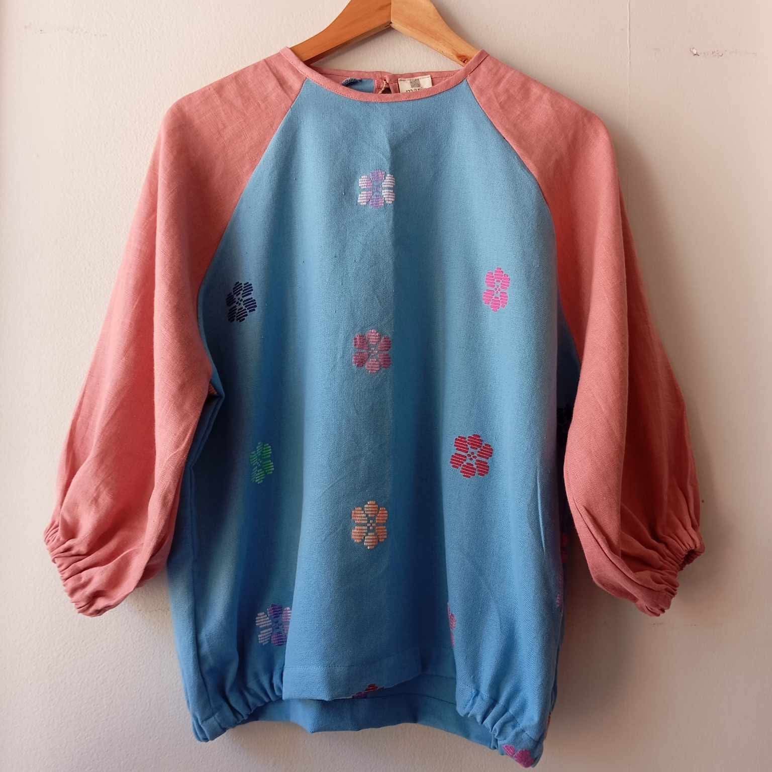 KATAWHAY: LIGHT BLUE FLOWERS W/ CORAL PINK LINEN SLEEVES