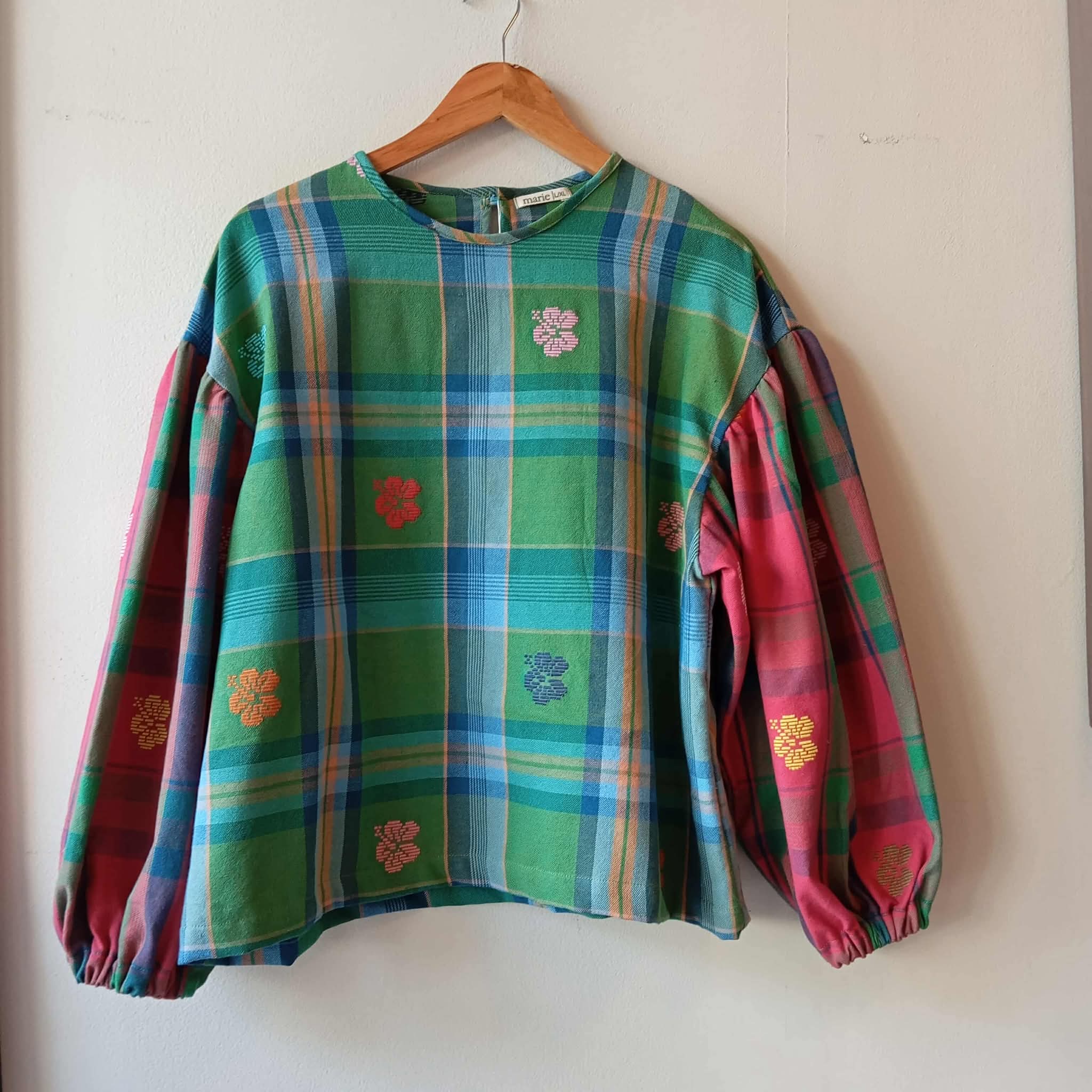 MADAYAW: FLORIDA GUMAMELA W/ MARISTELA SLEEVES