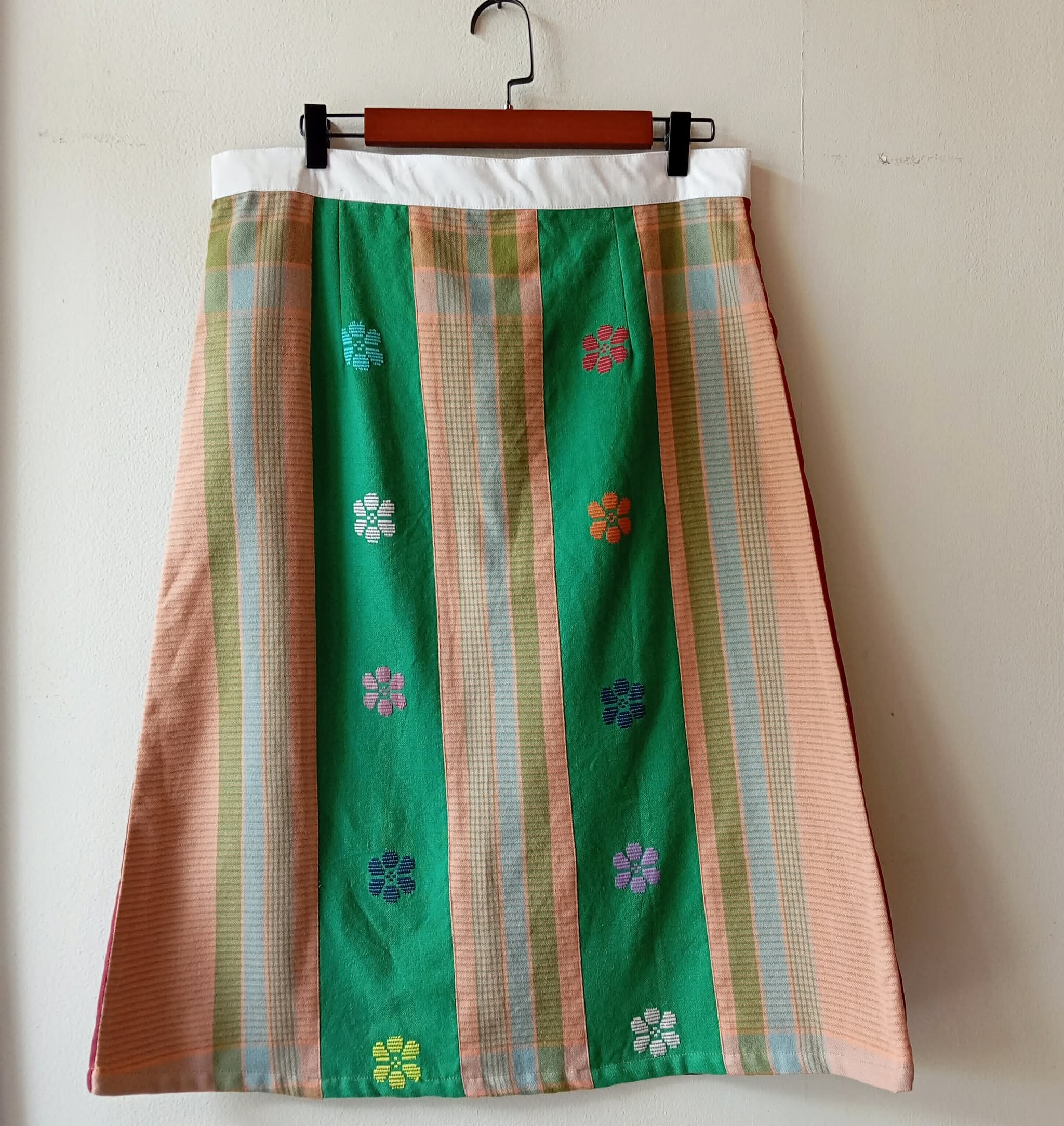 SKIRT MIDI: VERONICA W/ GREEN FLOWERS LINING ( BACK : MAROON POLY )