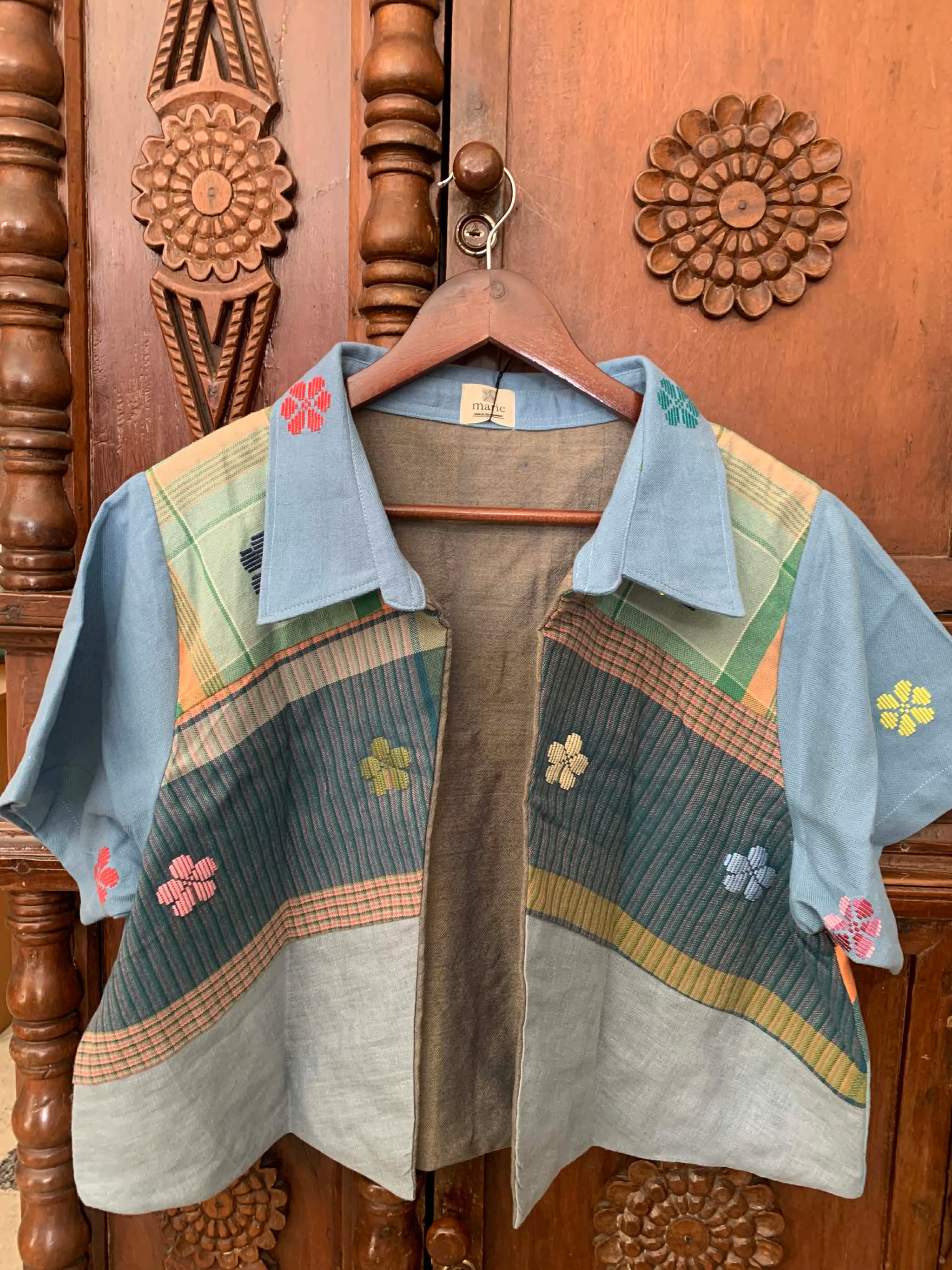 MALAYA: retaso L11 w/ blue flowers sleeves & collar