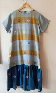 BESTIDA COLLECTION: AMINA W/ WINTER SKY LINEN SLEEVES / OCEAN SIDE  BLUE FLOWERS SKIRT