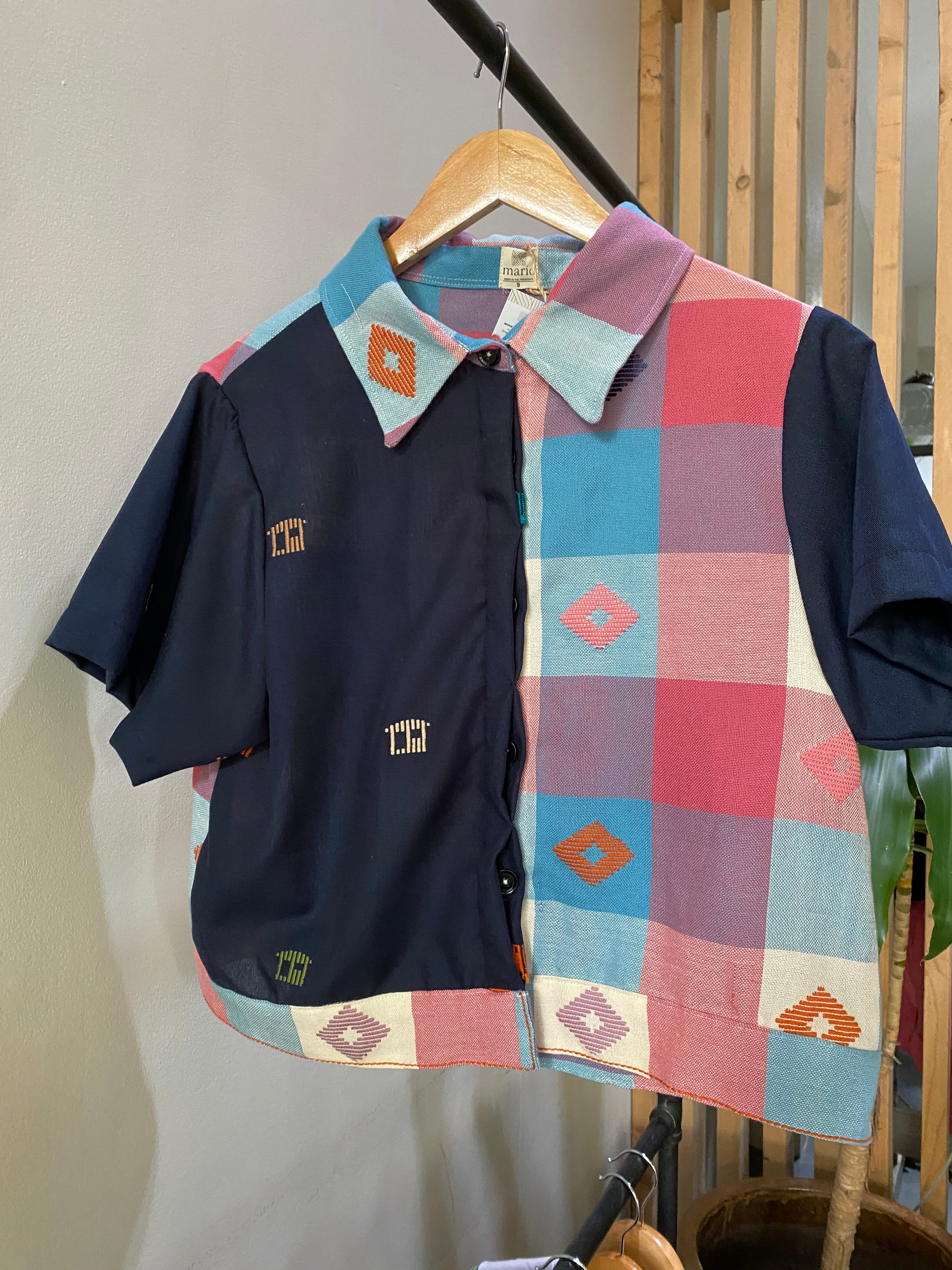 MARIKIT: MIX MONICA DIAMANTE/ NAVYBLUE BAHAY KUBO