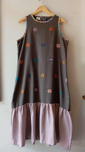 BESTIDA COLLECTION: GREY SLATE  FLOWERS SLEEVELESS W/ WOODROSE LINEN SKIRT*