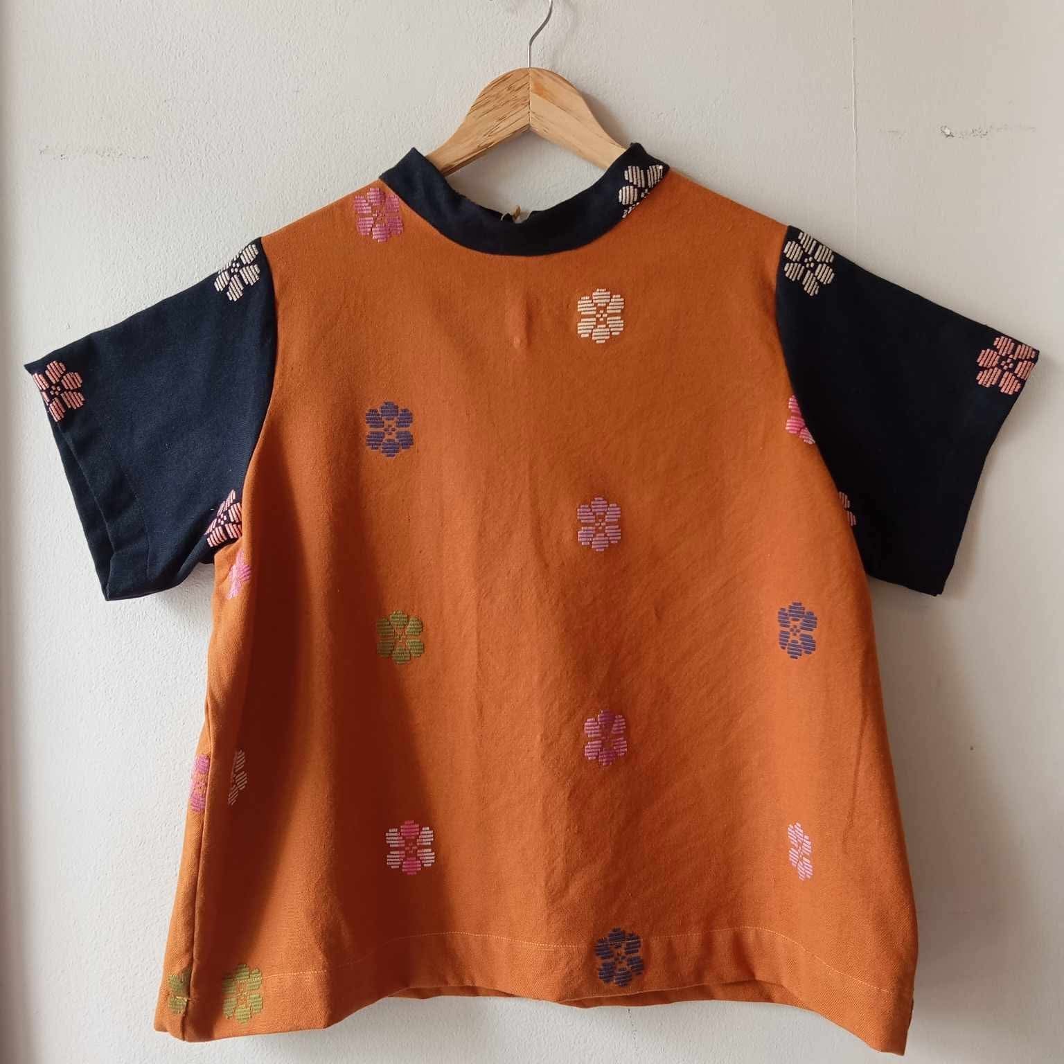 PAMANA V1: GLAZED GINGER FLOWERS W/ BLACK FLOWERS SLEEVES & COLLAR