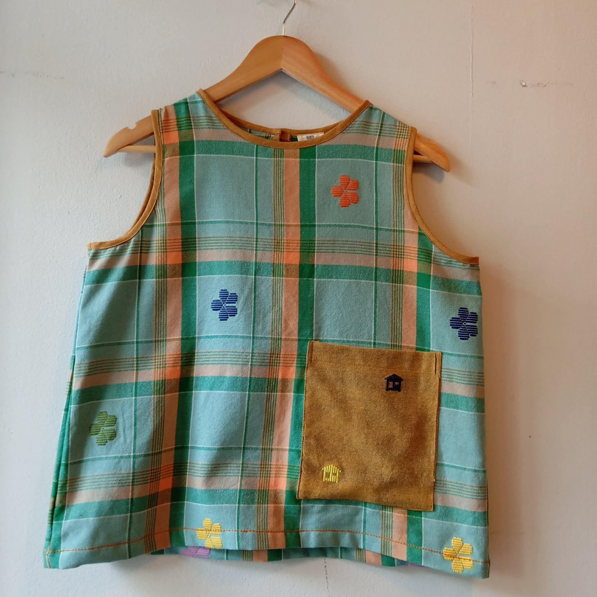 SLEEVELESS: DIANA W/ MUSTARD BAHAY KUBO POCKET