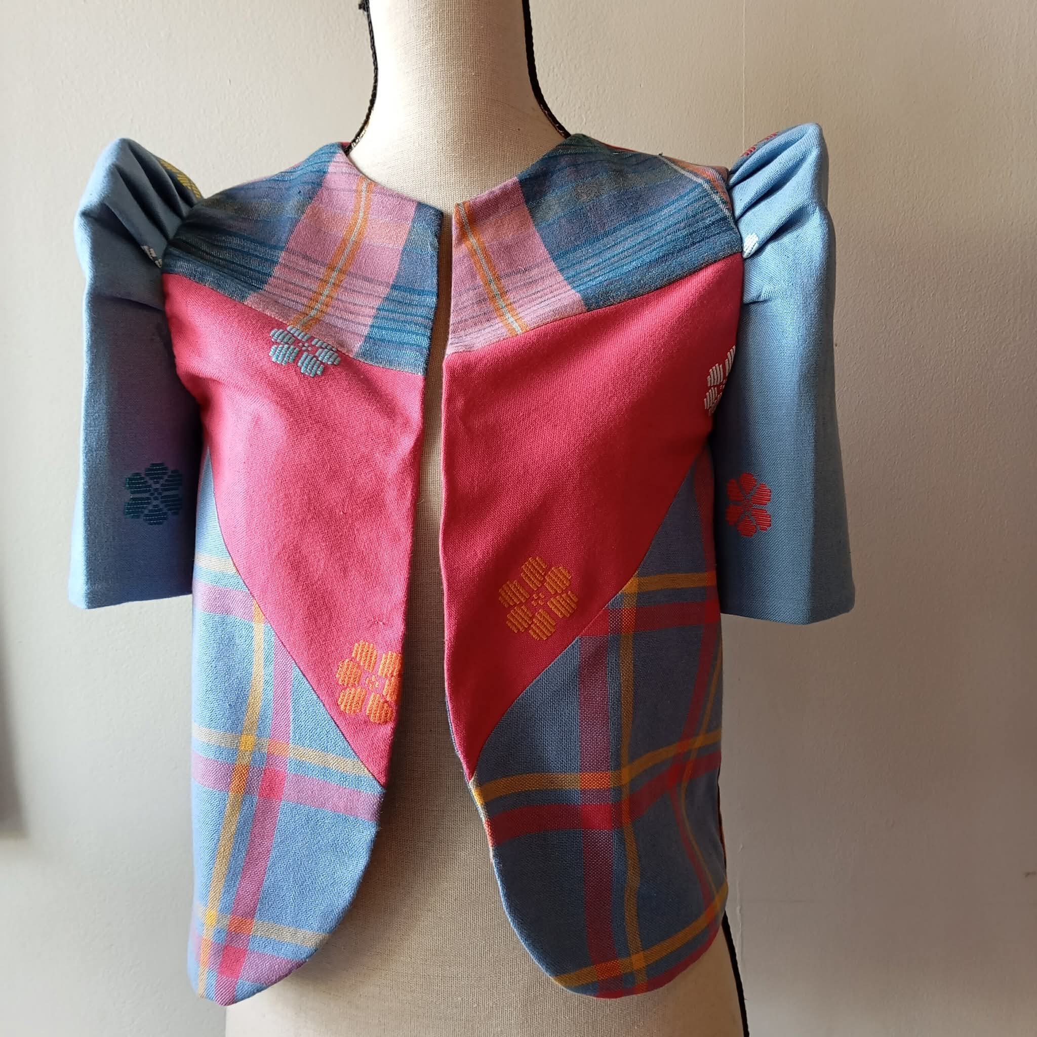 BOLERO: RETASO M47 W/ BLUE FLOWERS SLEEVES