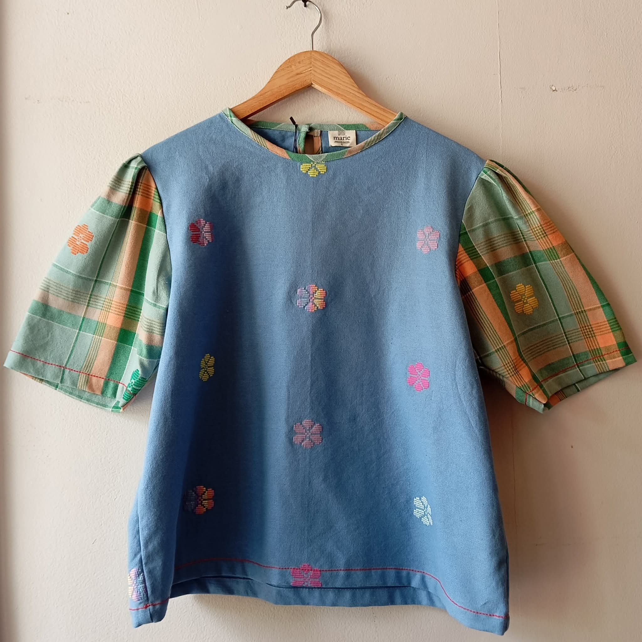 CLASSIC V1: BLUE FLOWERS W/ DIANA SLEEVES
