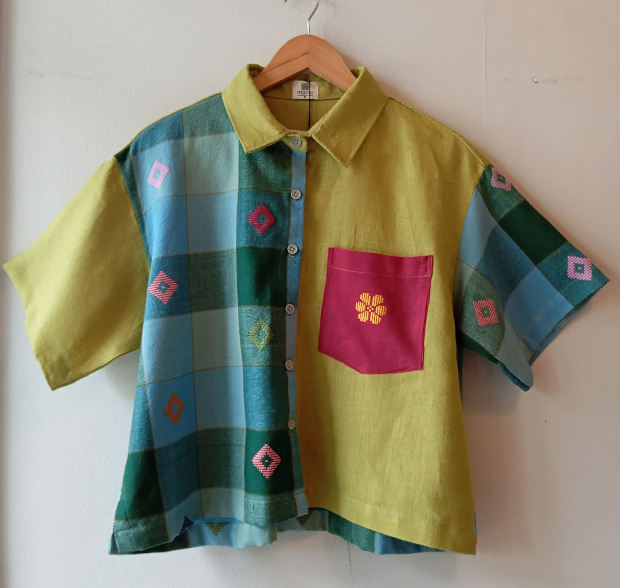 MAKULAY: MIX ATHENA DIAMANTE / PEAR GREEN LINEN W/ POCKET / ATHENA DIAMANTE  & PEAR GREEN LINEN SLEEVES