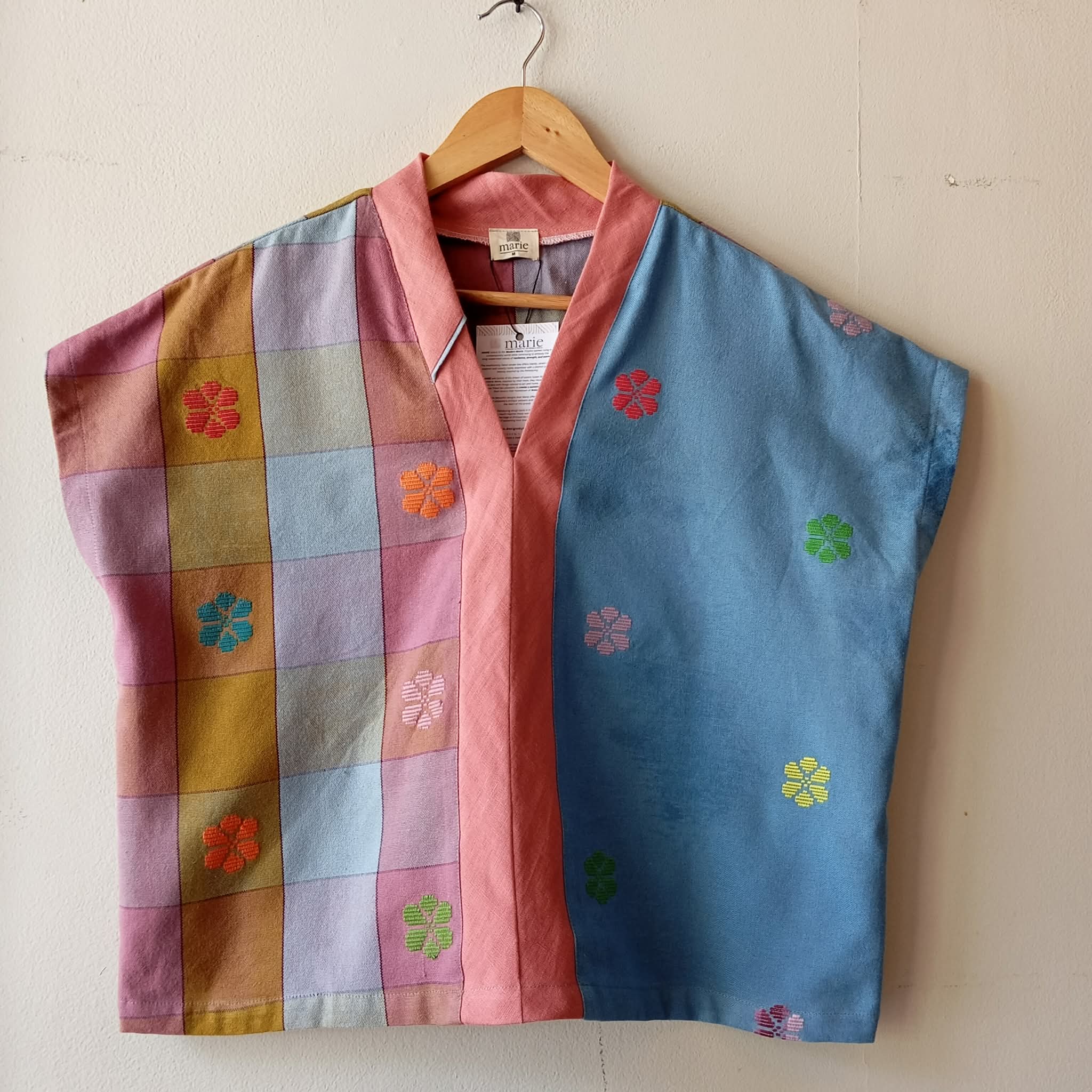 TINGADLAW: MIX CASSANDRA / BLUE FLOWERS W/ CORAL PINK LINEN BIAS