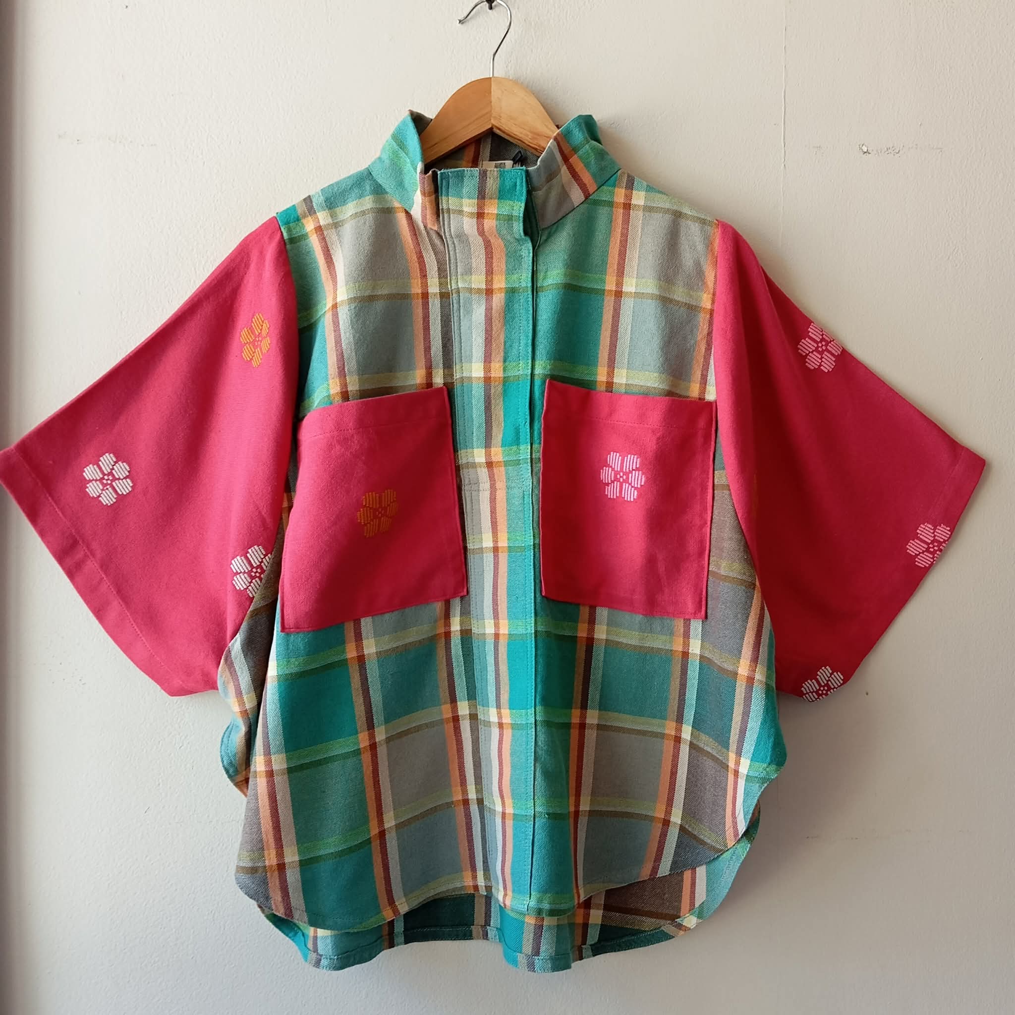 HILWAY: RACHELLE V2 W/ RED FLOWERS SLEEVES & COLLAR