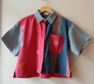 MAKULAY: MIX RED FLOWERS / JILLIAN W/ POCKET / WINTER  SKY LINEN SLEEVES & COLLAR