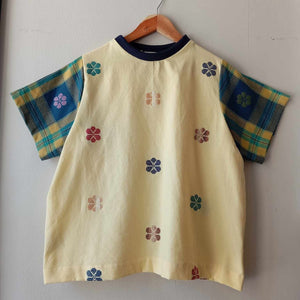 PAMANA V2: LIGHT YELLOW FLOWERS W/  SELINA SLEEVES / NAVY BLUE COLLAR
