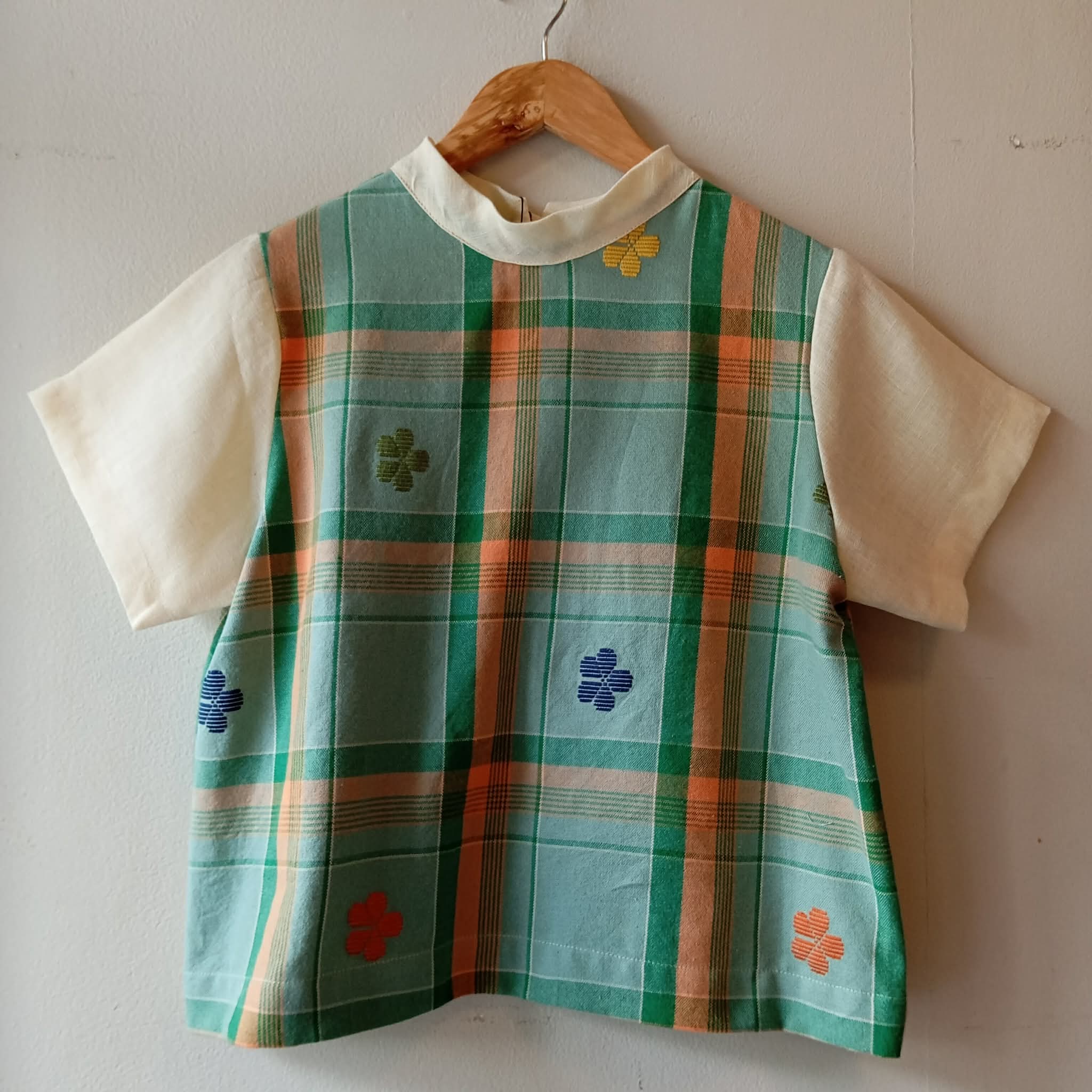 PAMANA V1: DIANA W/ CREAM LINEN SLEEVES & COLLAR