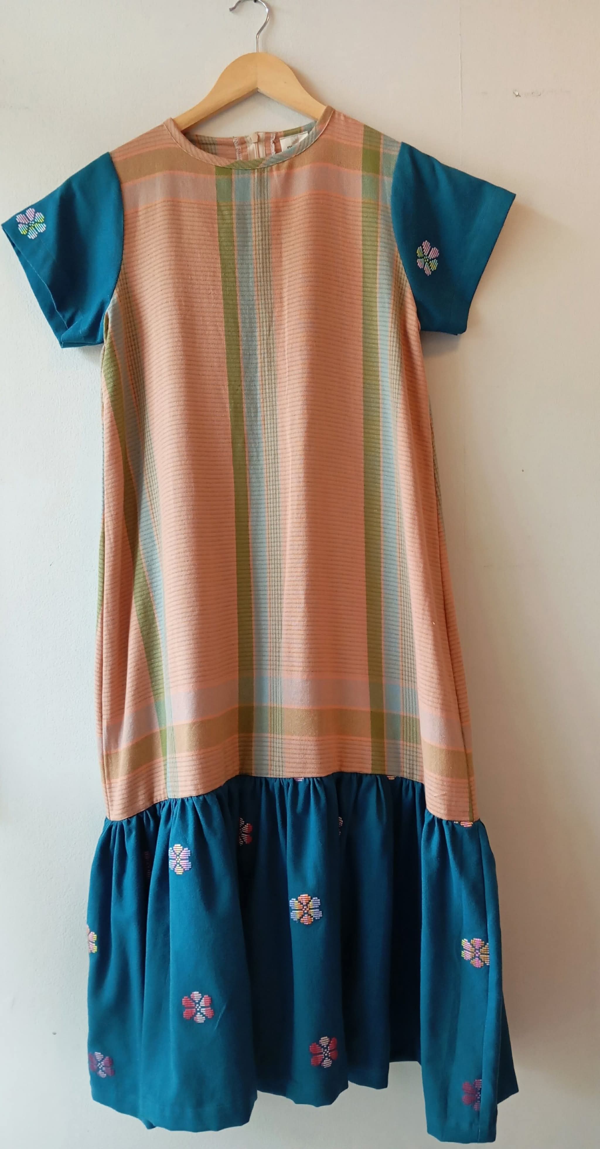 BESTIDA COLLECTION: VERONICA W/ OCEAN SIDE BLUE FLOWERS SLEEVES & SKIRT