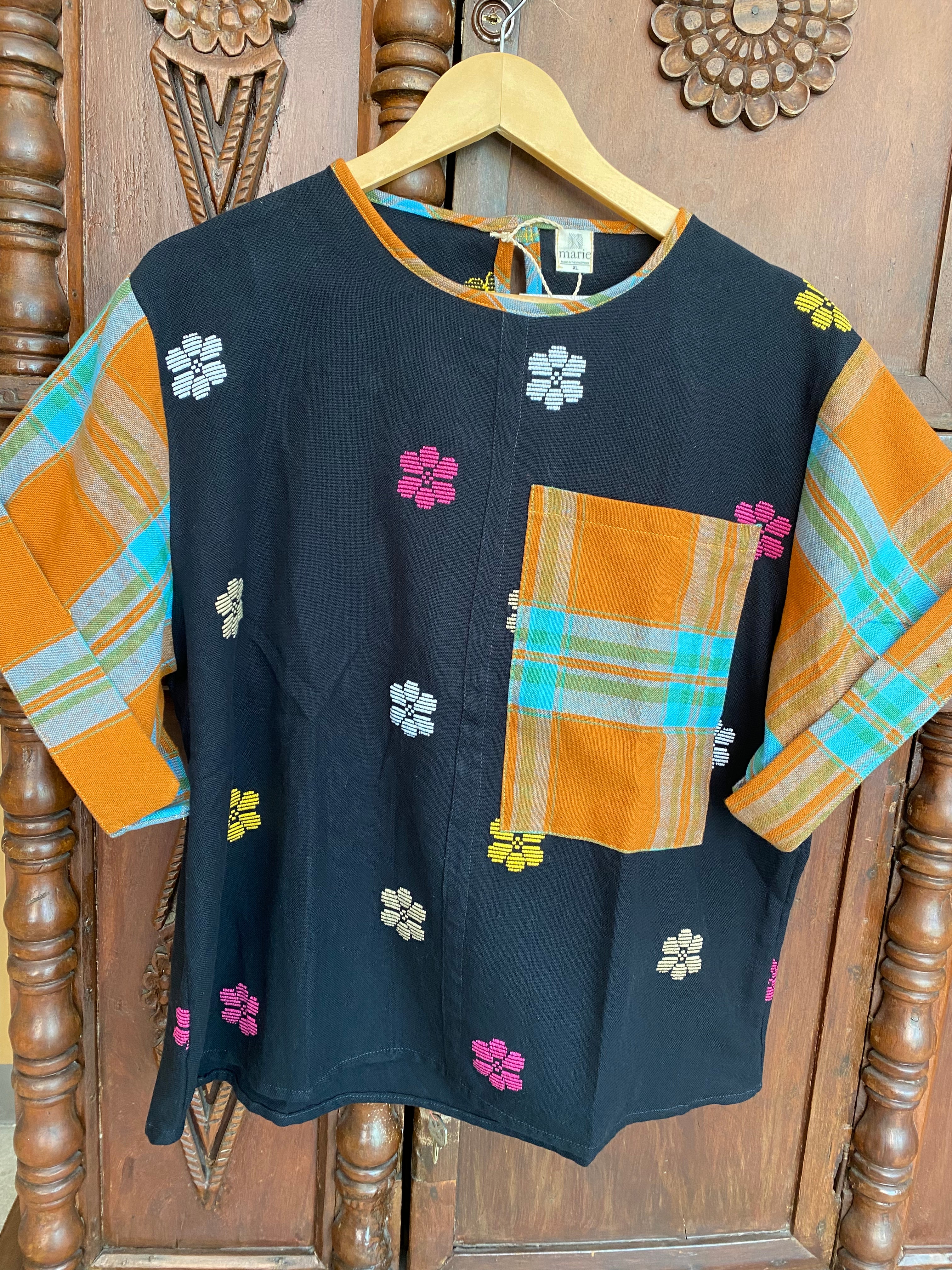 MASIGLA: BLACK FLOWERS / JACINTA SLEEVES (customized)
