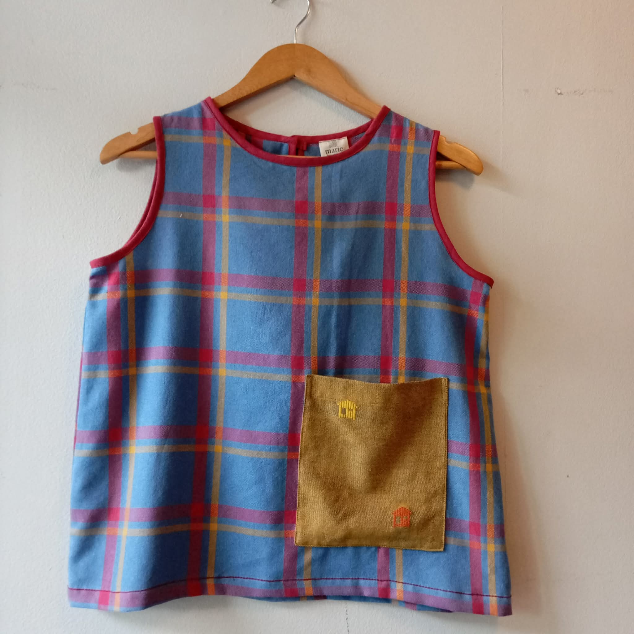 SLEEVELESS: EVELYN W/ MUSTARD BAHAY KUBO POCKET