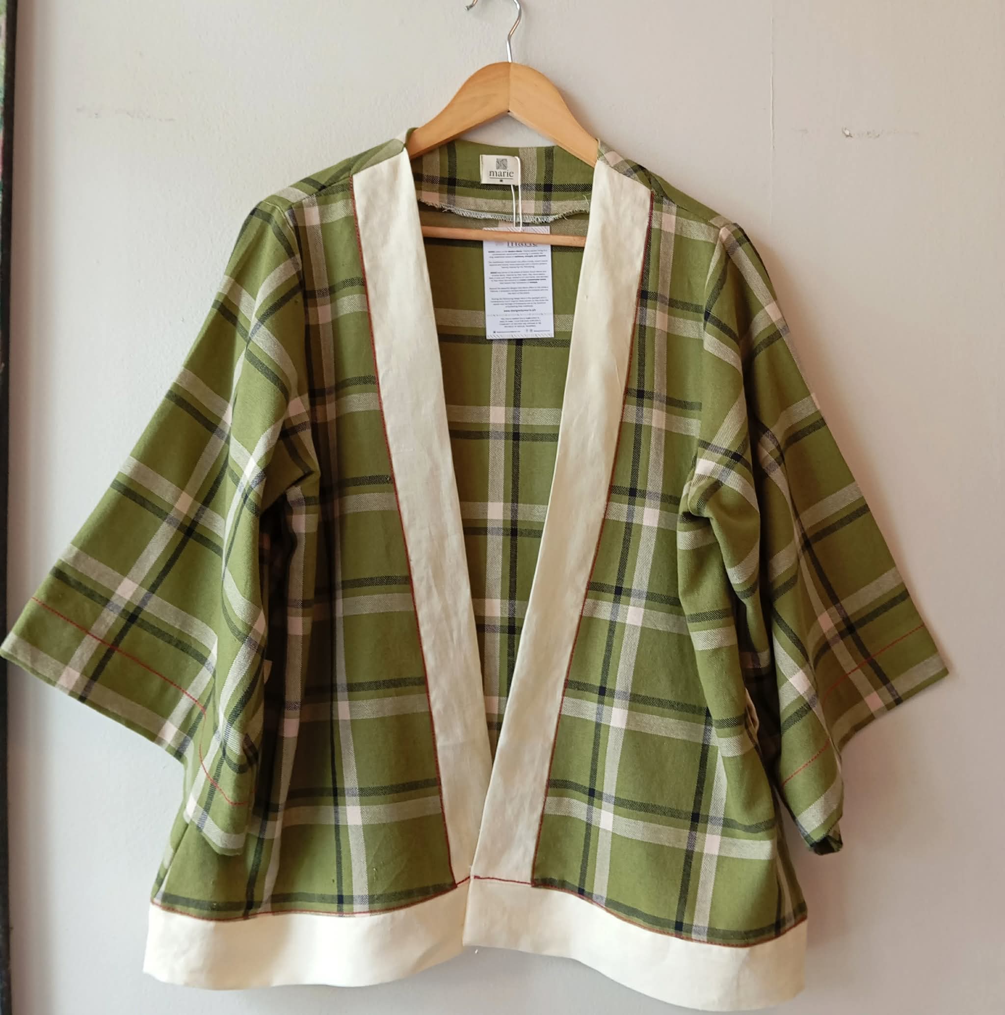 HAMILI COLLECTION: ELOISA FULL W/ CREAM LINEN PIPING