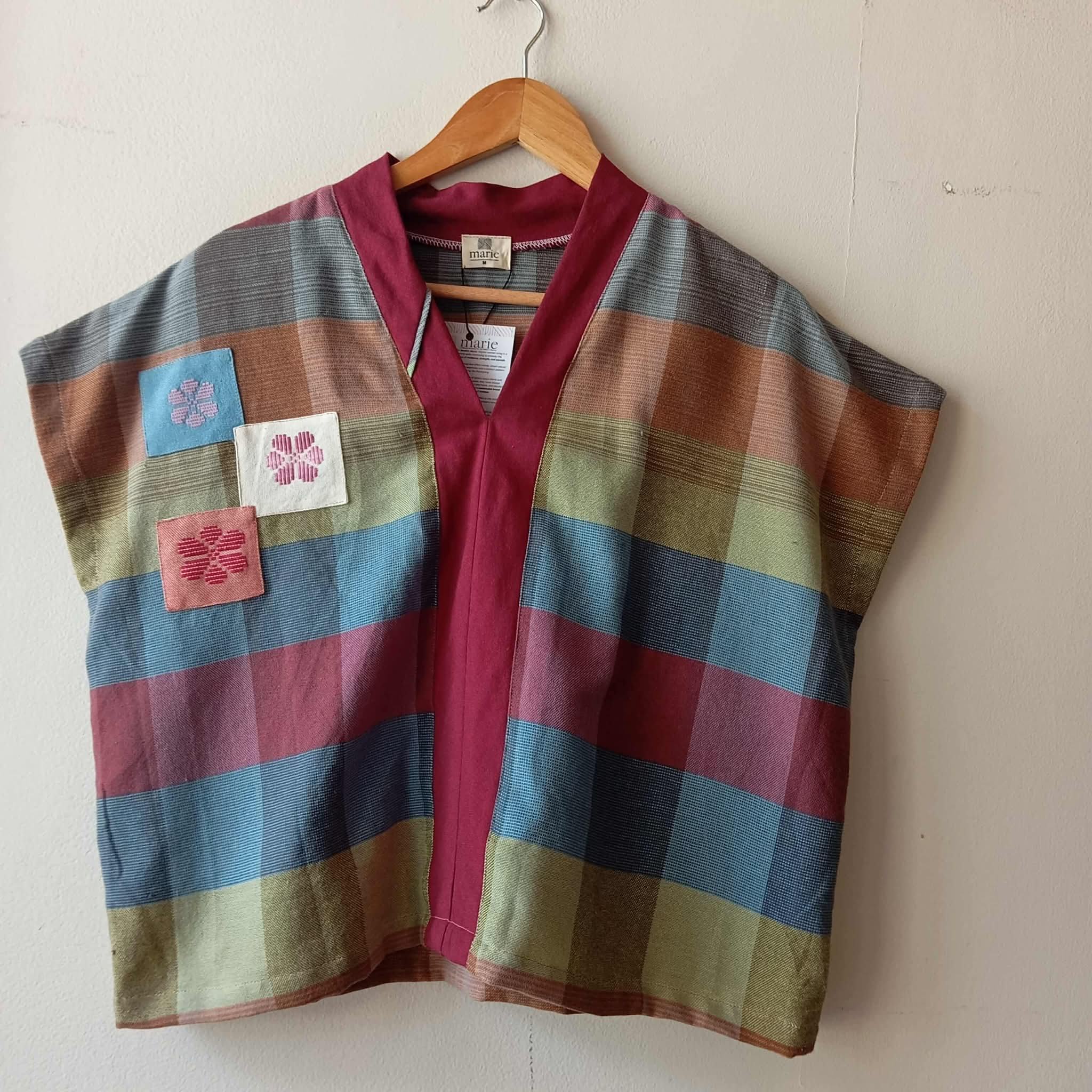 TINGADLAW:VINA FULL W/ FLOWERS ATCHES/RED BUD POLY BIAS