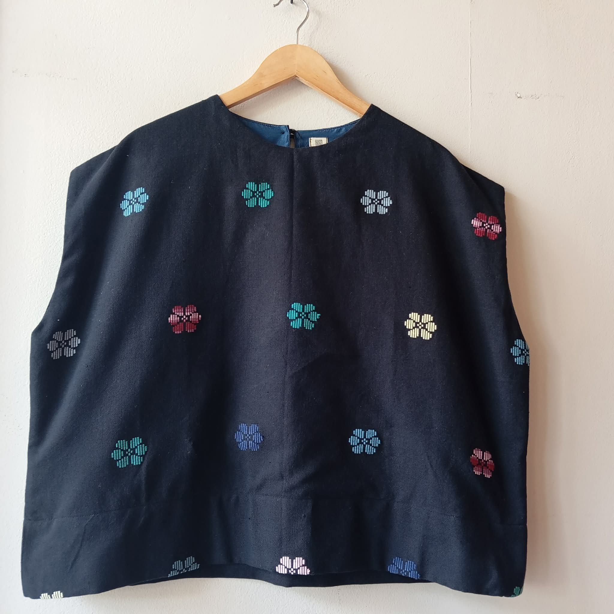 KALAYAAN: BLACK FLOWERS FULL