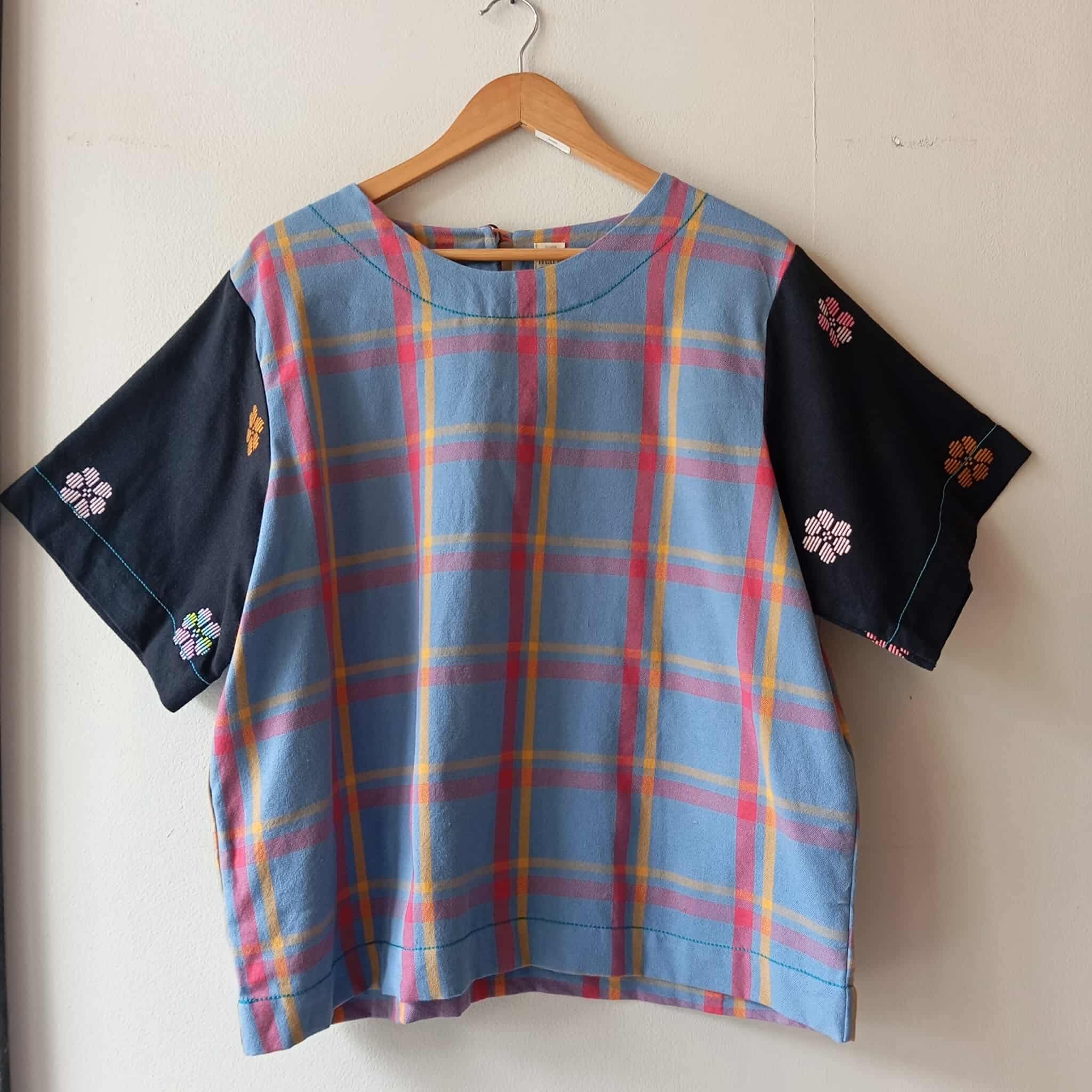 CLASSIC V2: EVELYN W/ BLACK FLOWERS SLEEVES