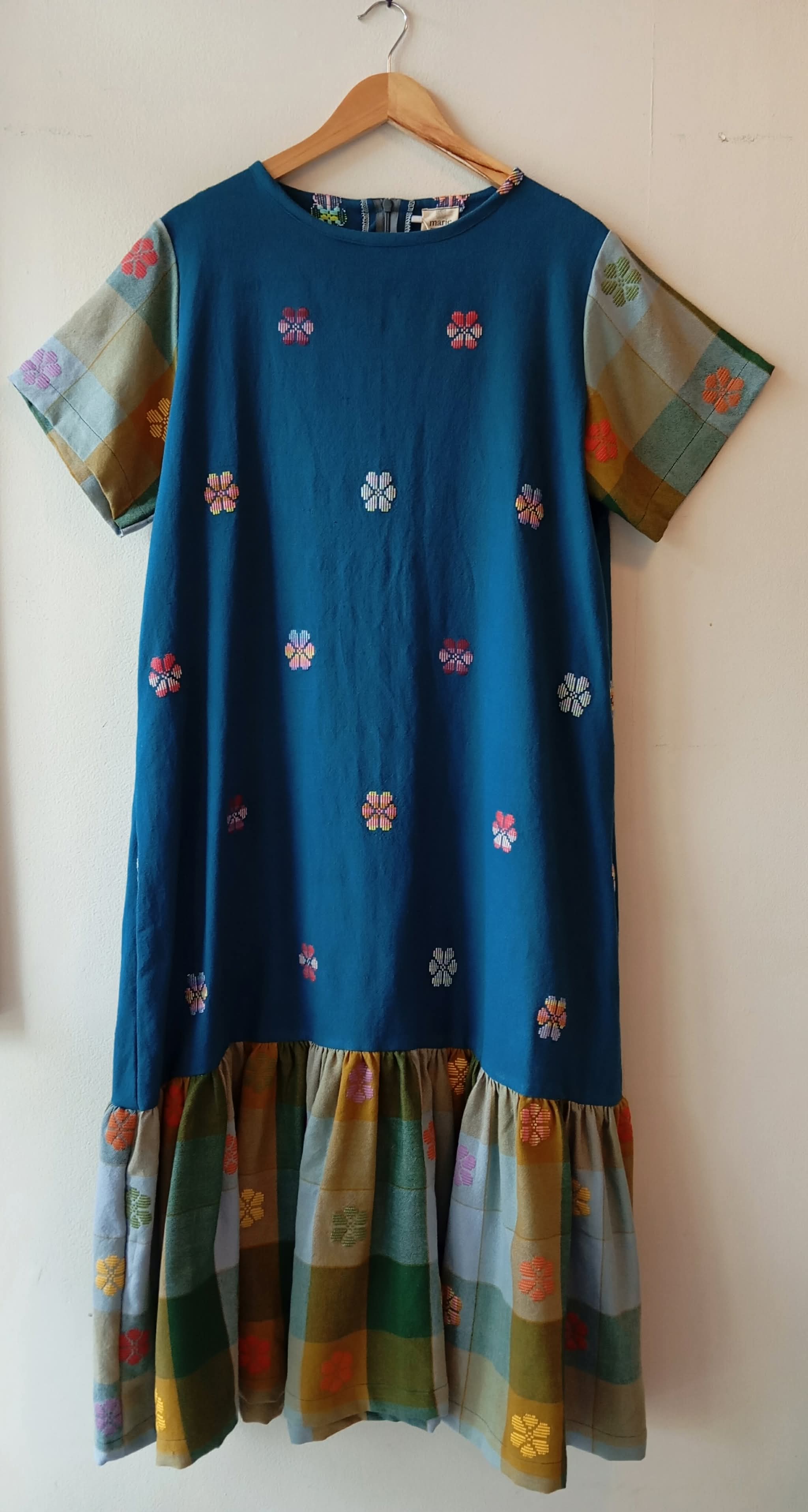 BESTIDA COLLECTION: OCEAN SIDE BLUE FLOWERS W/ RISA SLEEVES & SKIRT