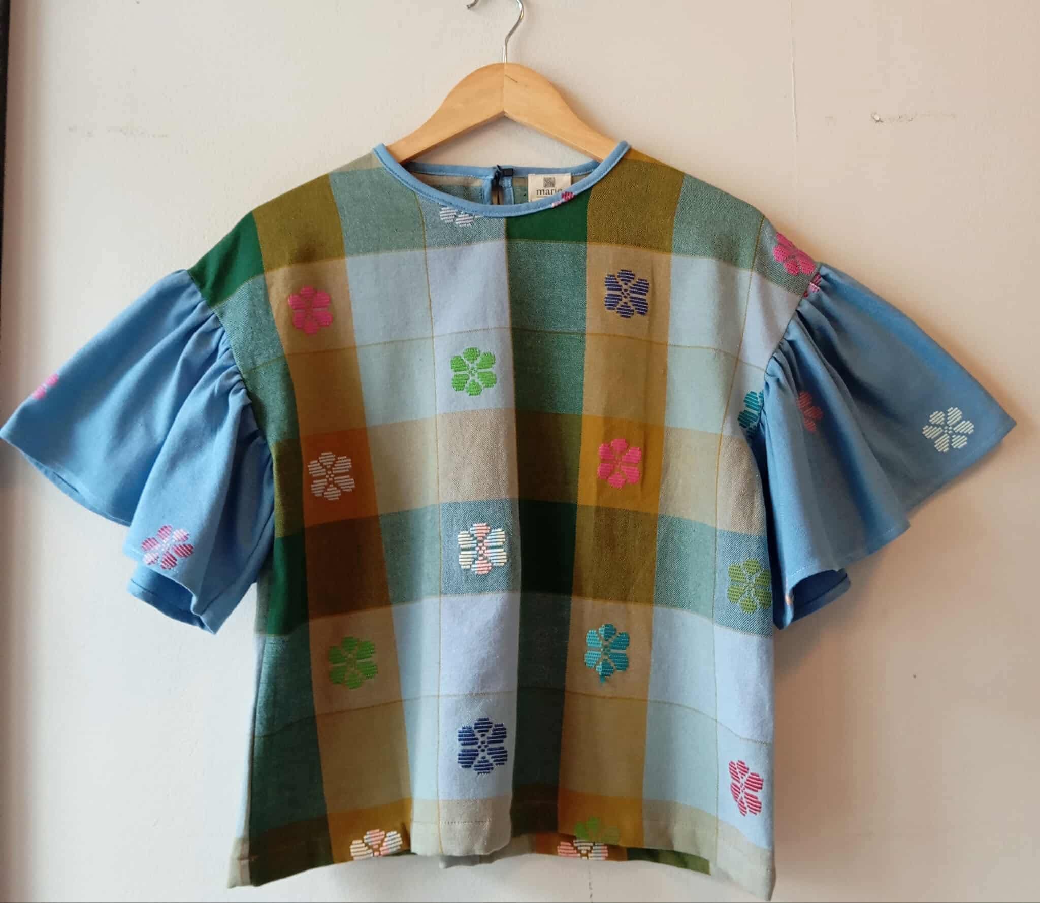 CORAZON: RISA W/ BLUE FLOWERS SLEEVES