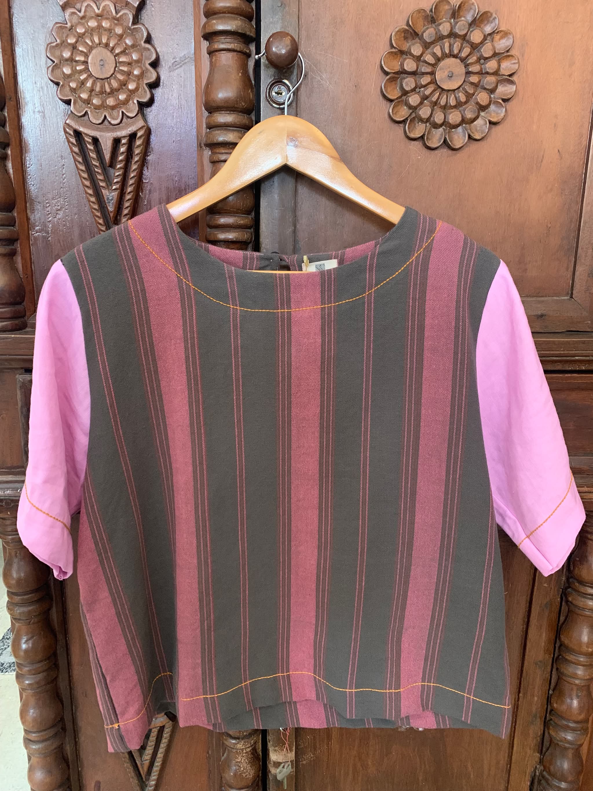 CLASSIC V2: ADRIANA W/ PINK LINEN SLEEVES *