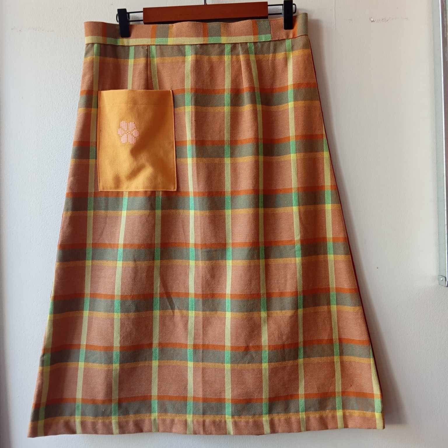 SKIRT: EVA W/ POCKET (BURGUNDY BACK)