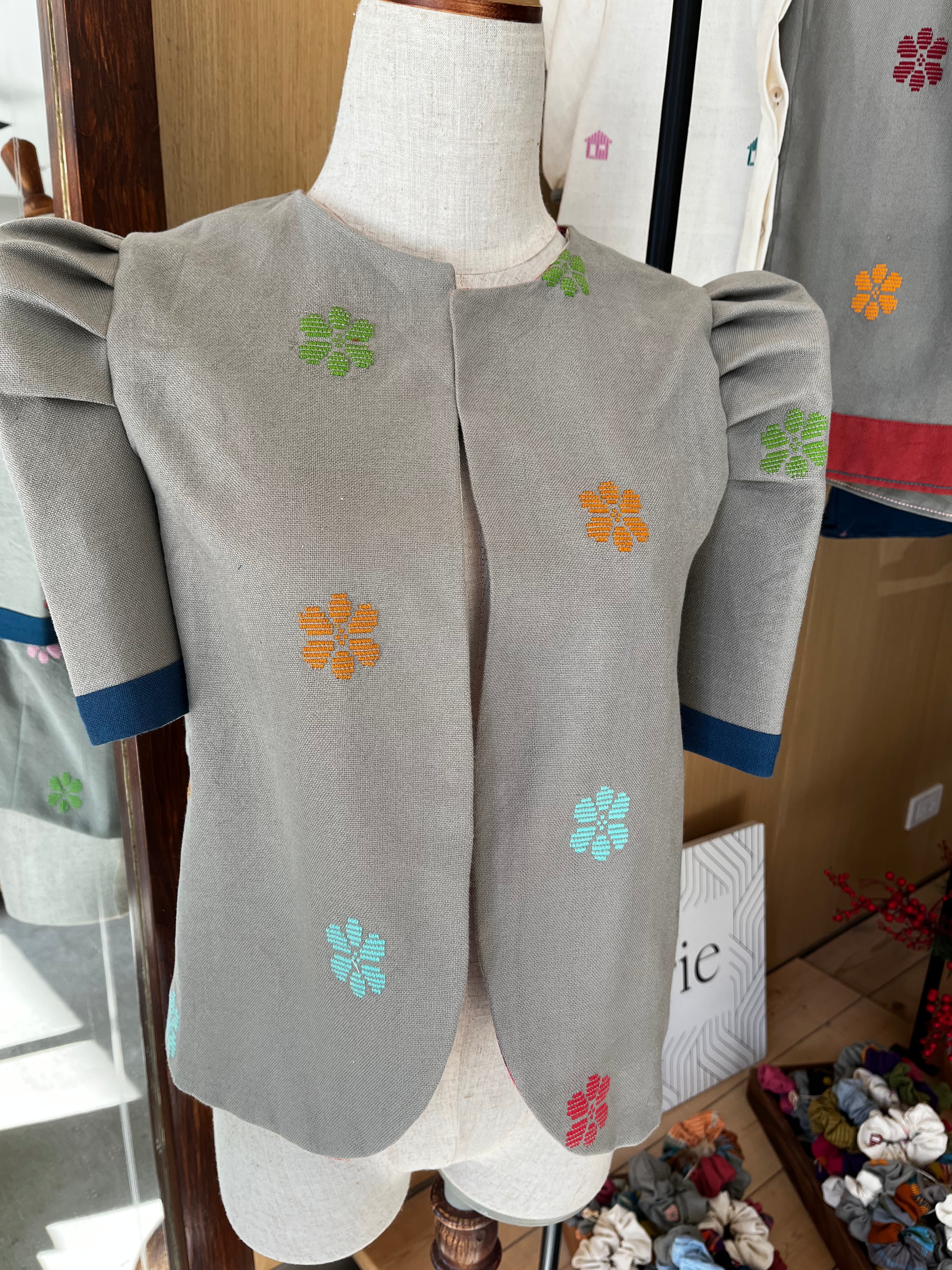 Bolero: gray flowers full (blue lining sleeves) large